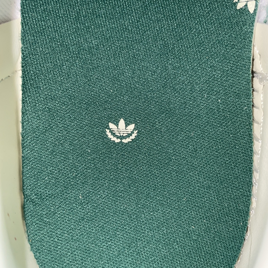 adidas Originals WMNS Gazelle "White/Collegiate Green/Magic Beige（ID7056）