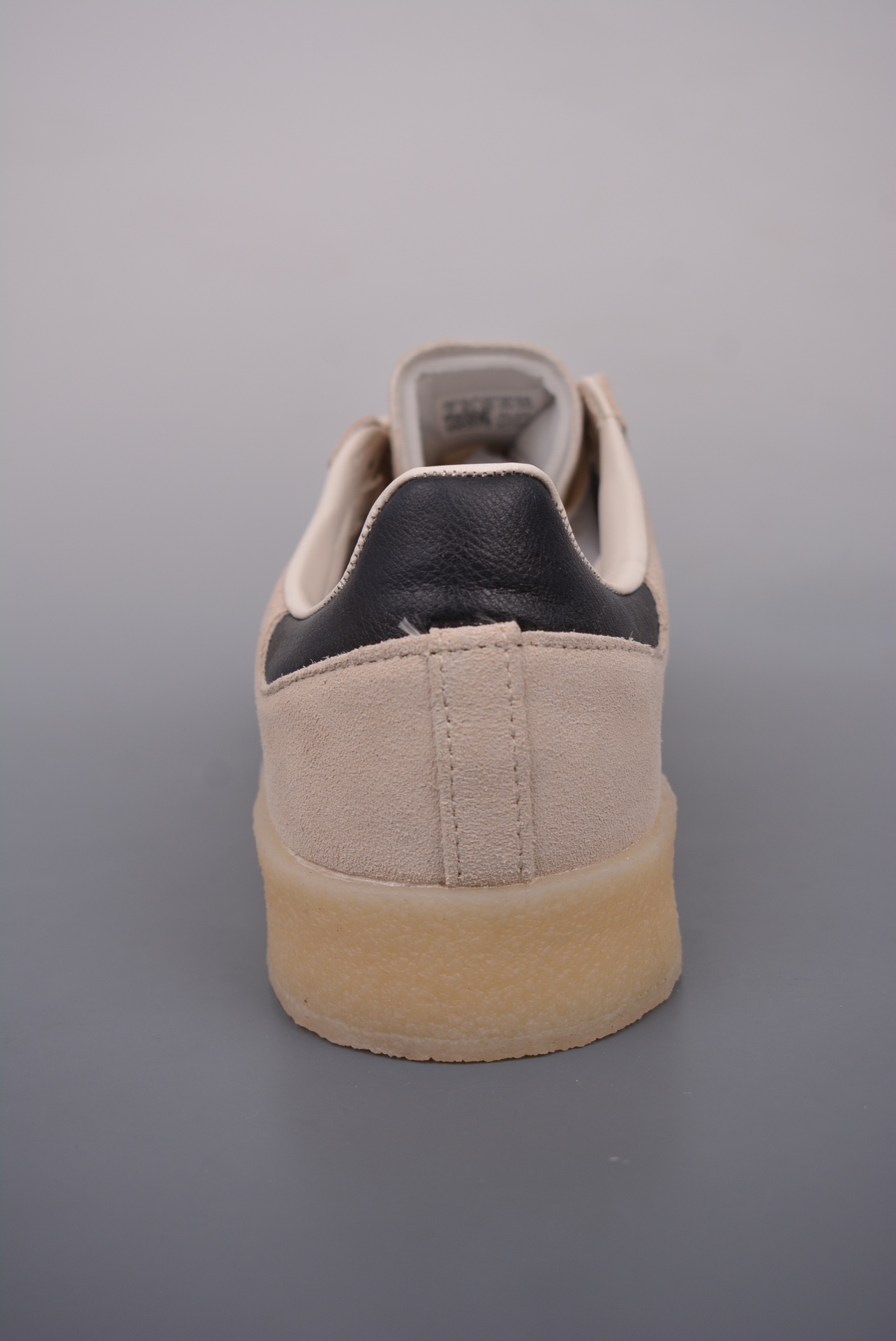 アディダスです/KITH Ronnie Fieg × Clarks × adidas Originals 8th Street Samba Kithmas "Core Black"（IE4033）