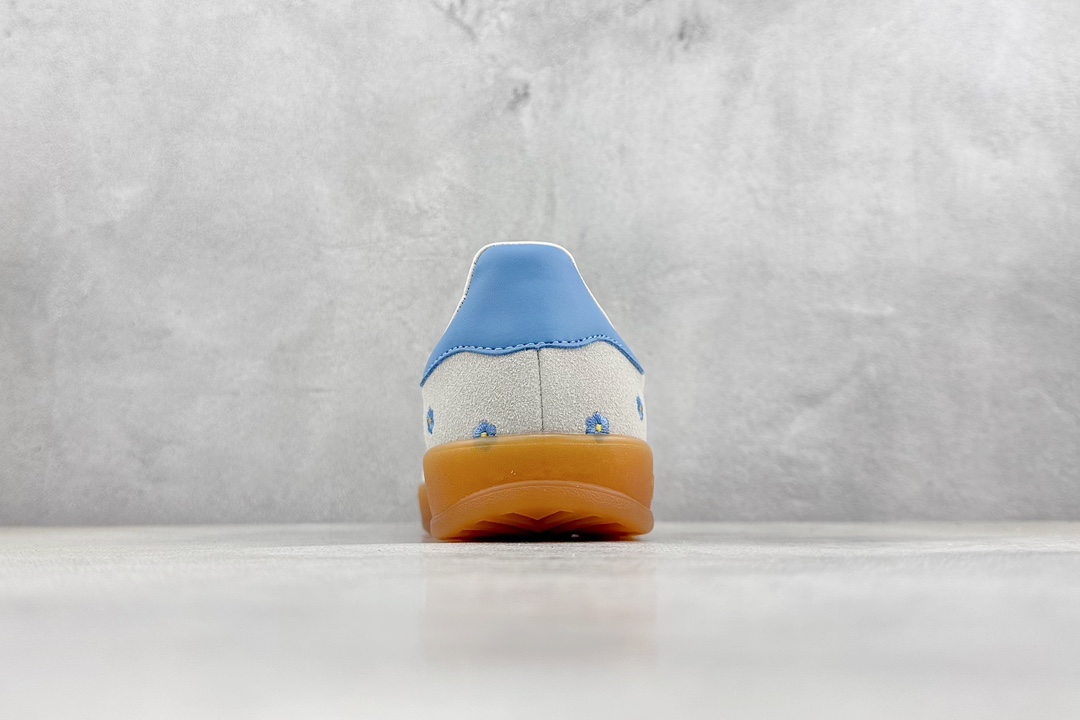 adidas Originals Women's Gazelle Indoor "Cloud White/Light Blue/Gum"（IF4491）