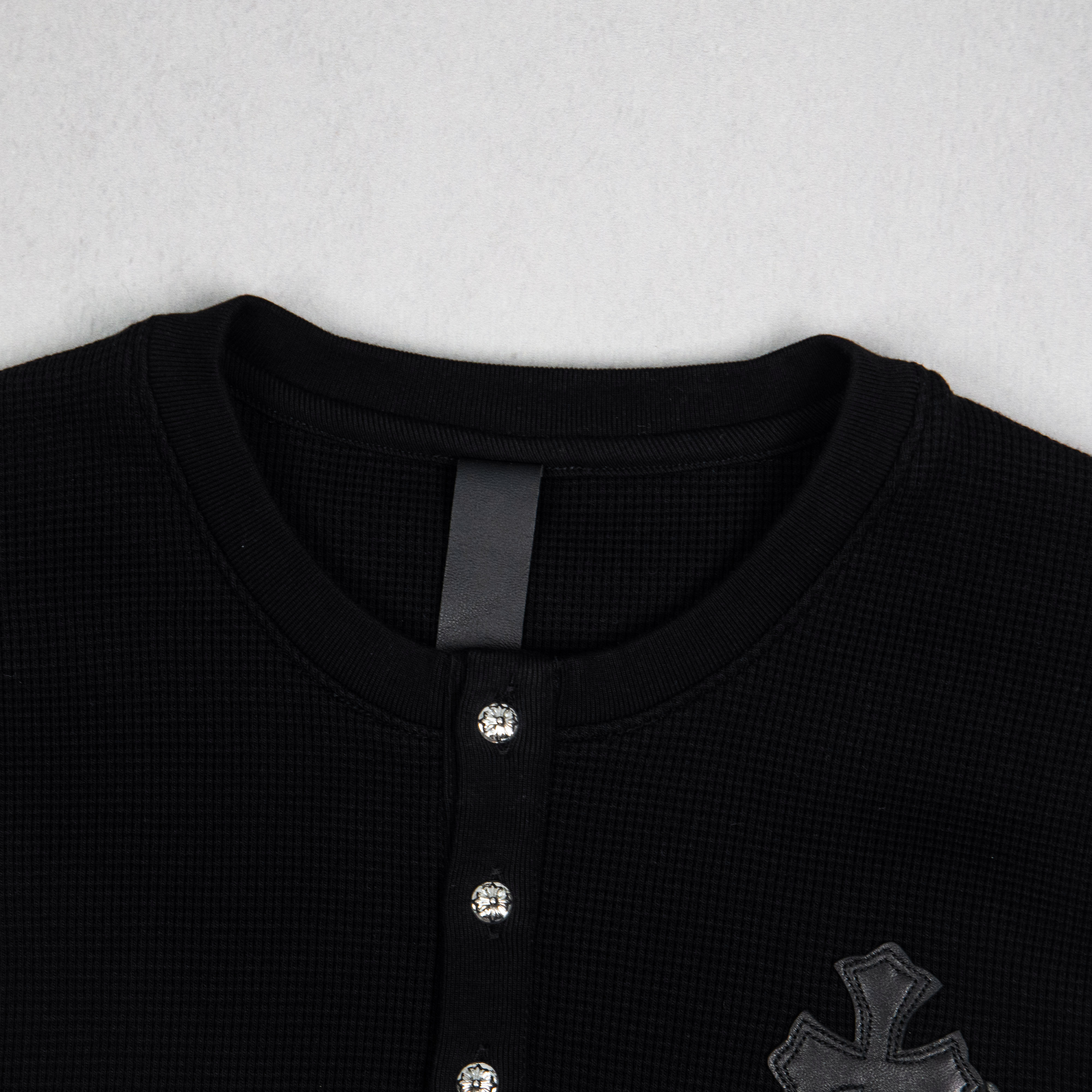 Chrome Hearts  Long-sleeve top with cross-stitch leather appliqué（CH-2026724）