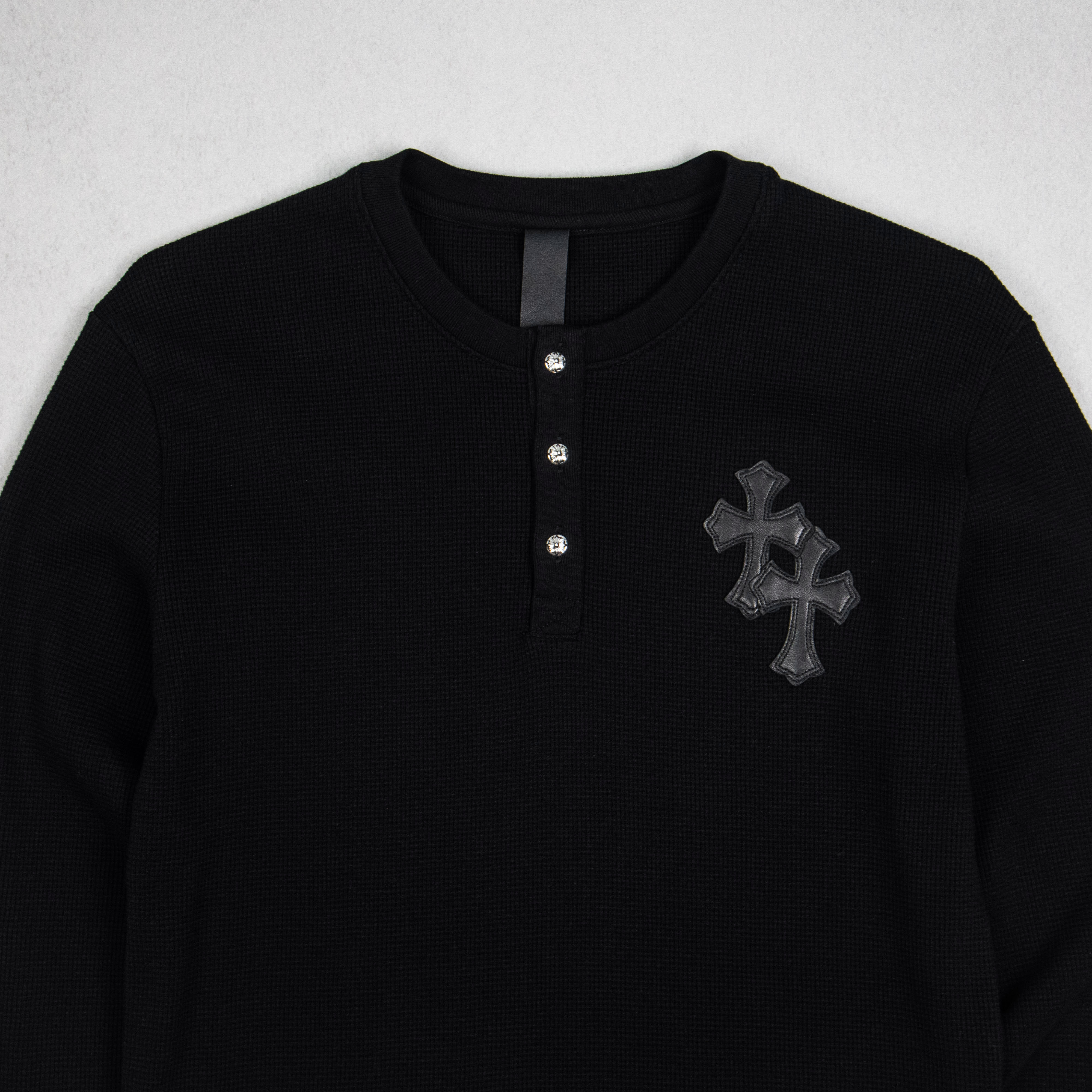 Chrome Hearts  Long-sleeve top with cross-stitch leather appliqué（CH-2026724）