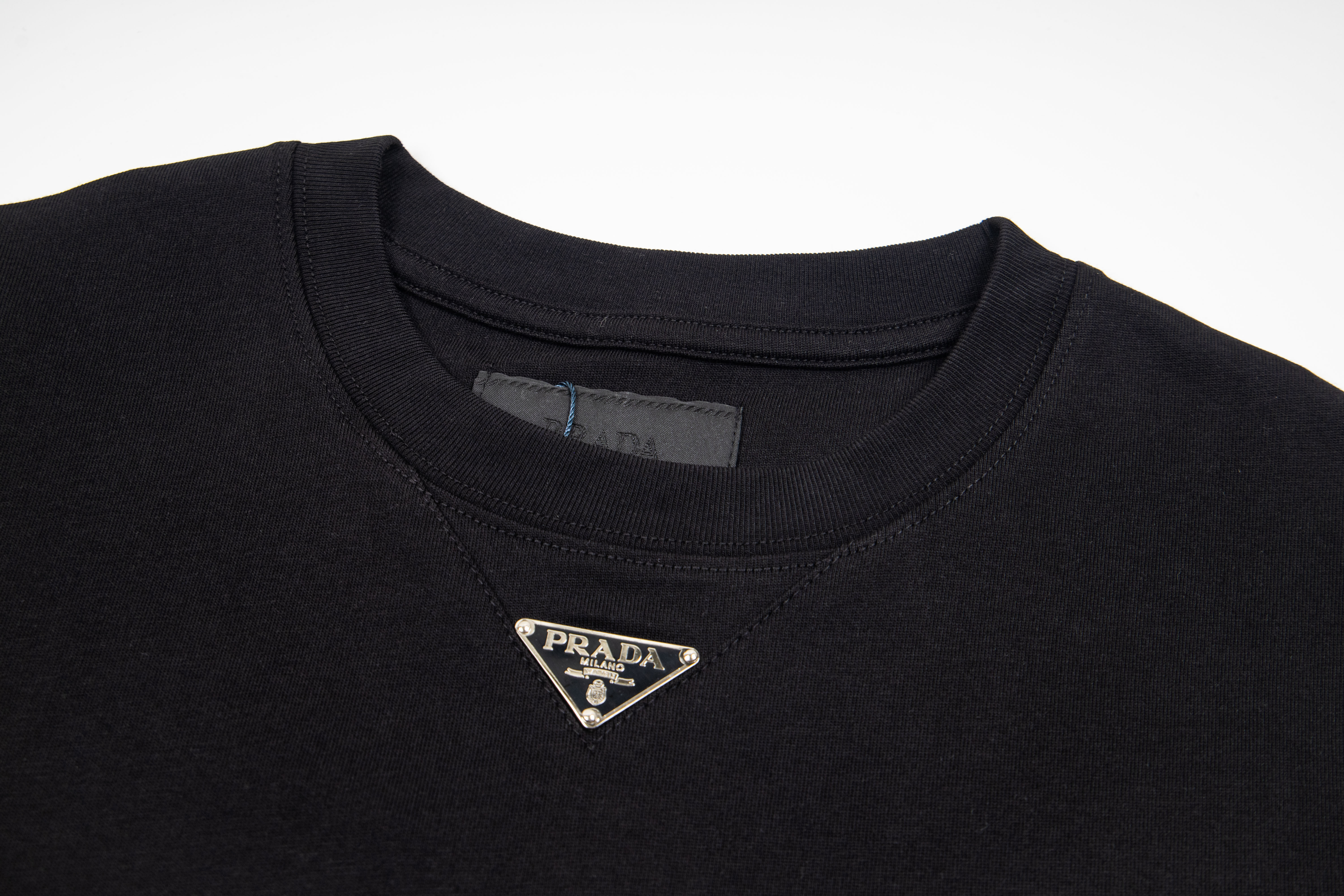 PRADA Cotton short sleeve T-shirt  (POIZON240514148）