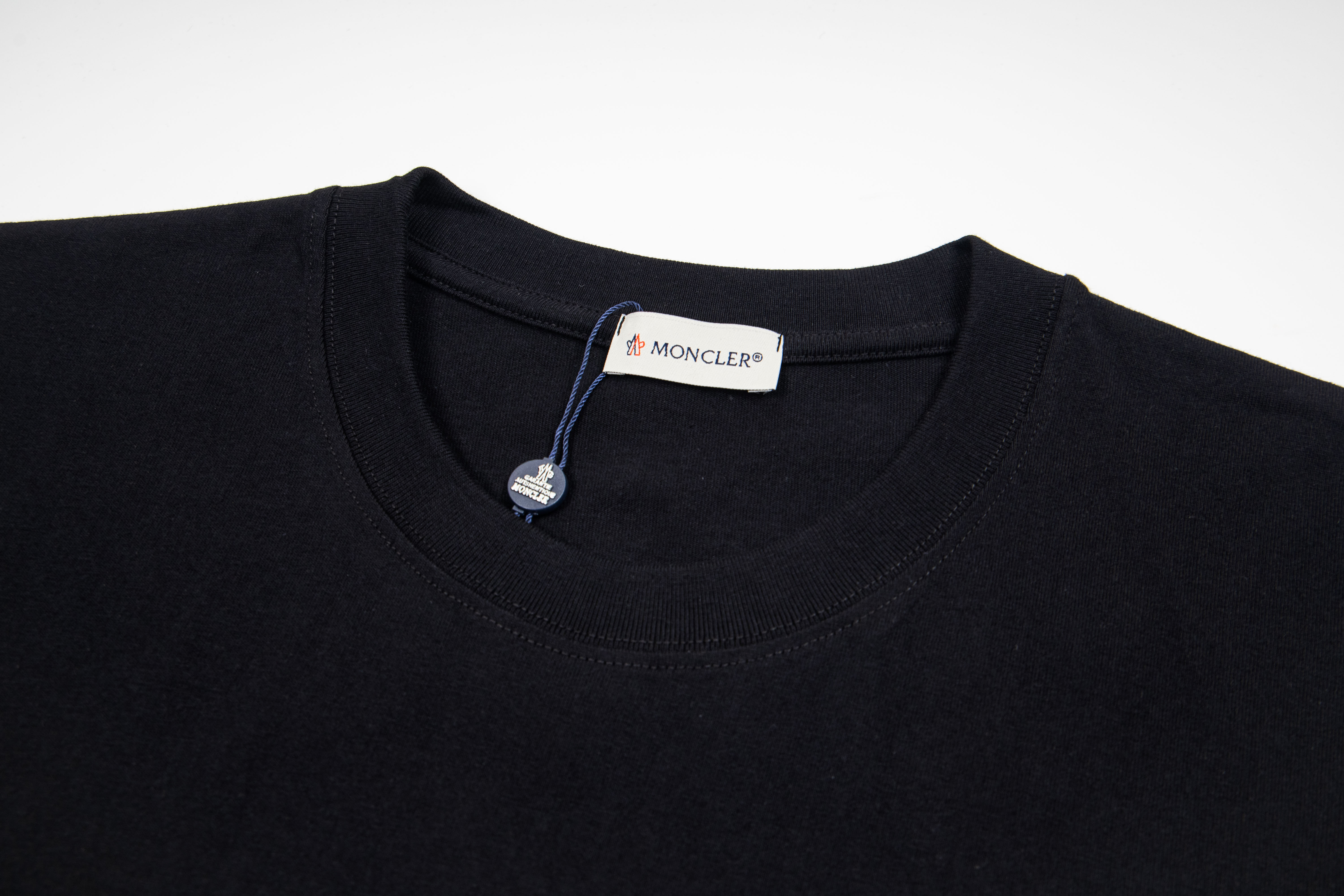 Moncler Double Logo Patch Crewneck T Shirt（I10918C000588390Y999）
