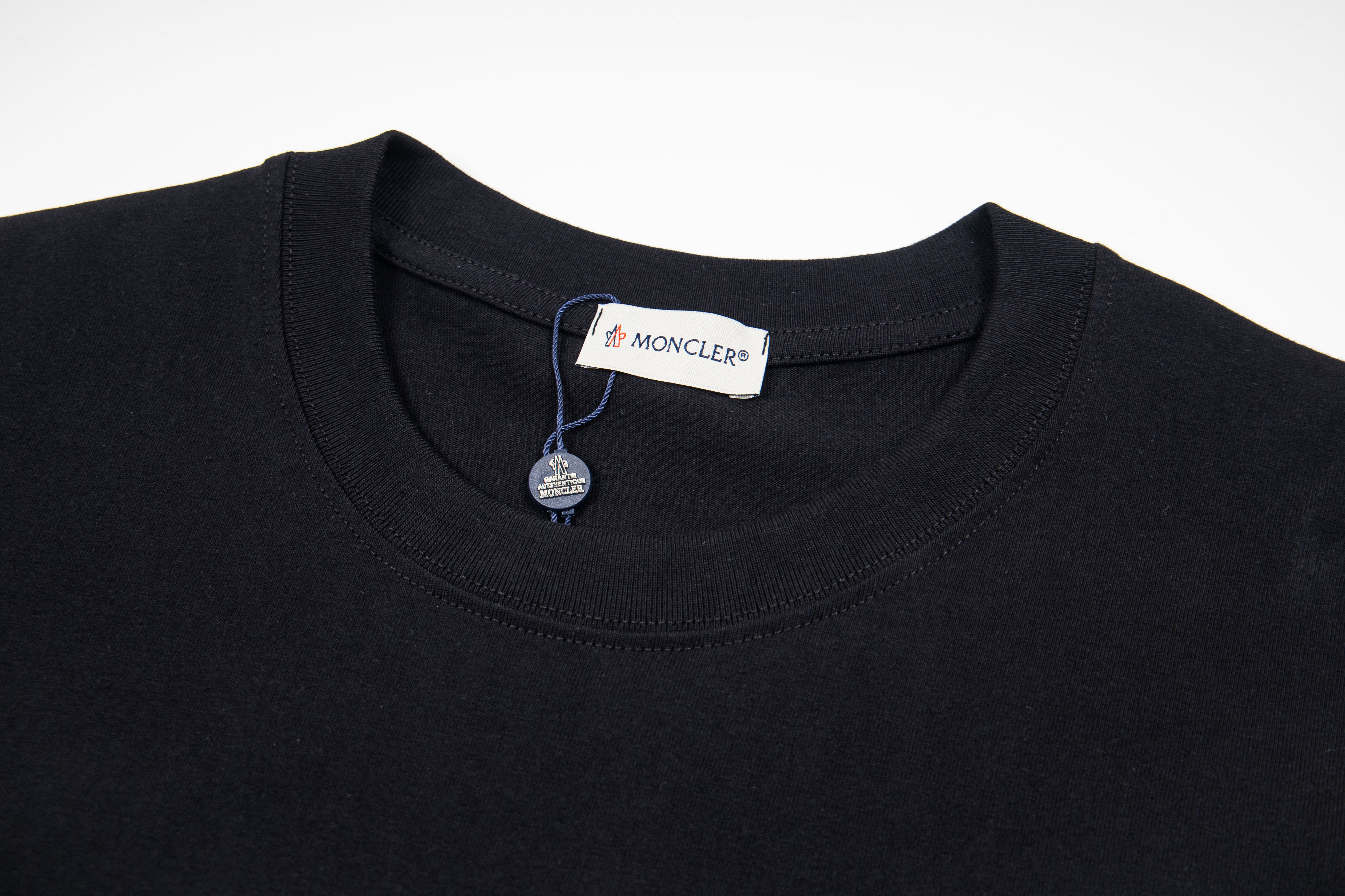 Moncler Logo Patch Pack  T-Shirt（J10918C00025829H83P3）