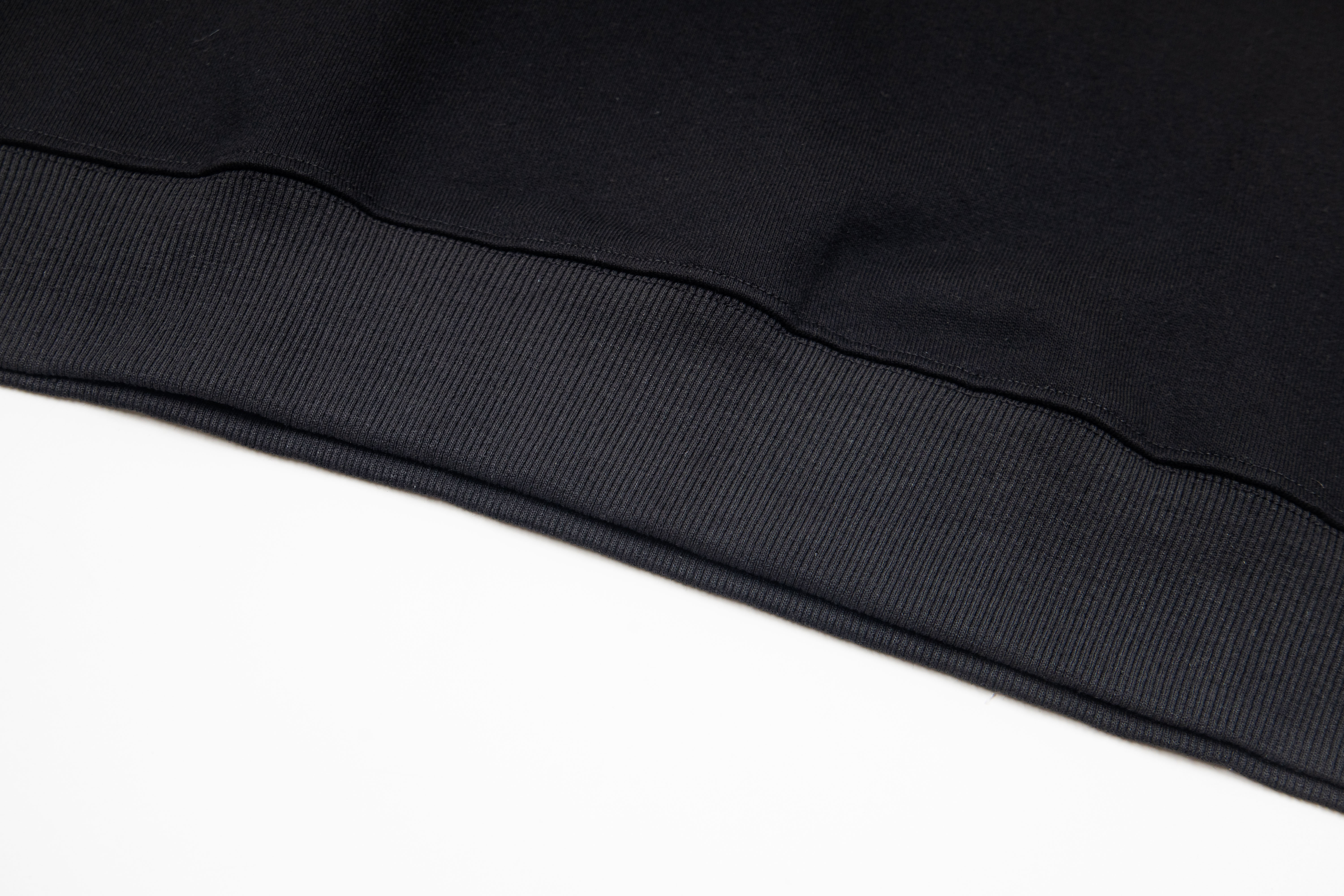 STONE ISLAND Garment Dyed Crew Sweatshirt（721563051-V0020）
