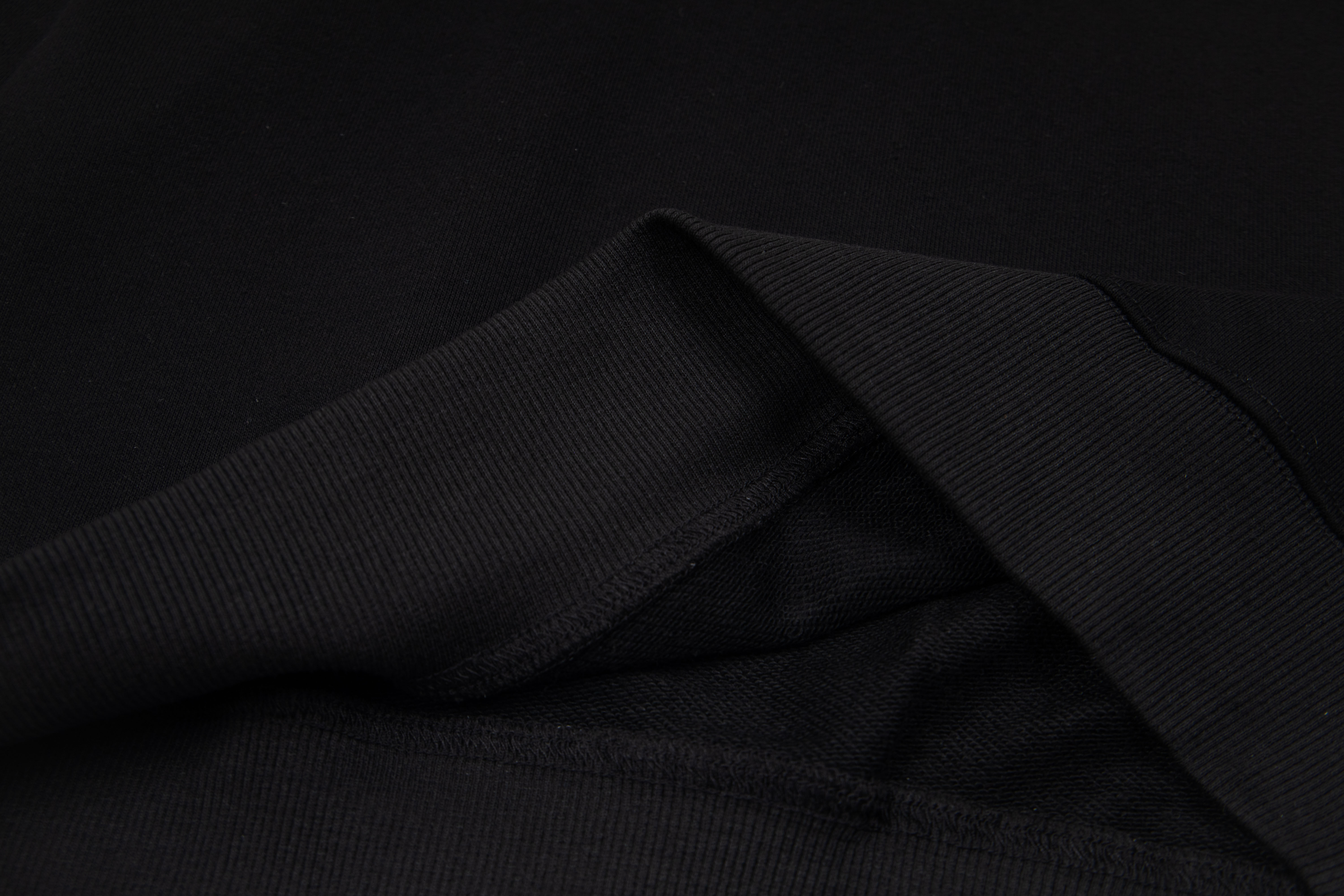 STONE ISLAND Garment Dyed Crew Sweatshirt（721563051-V0020）