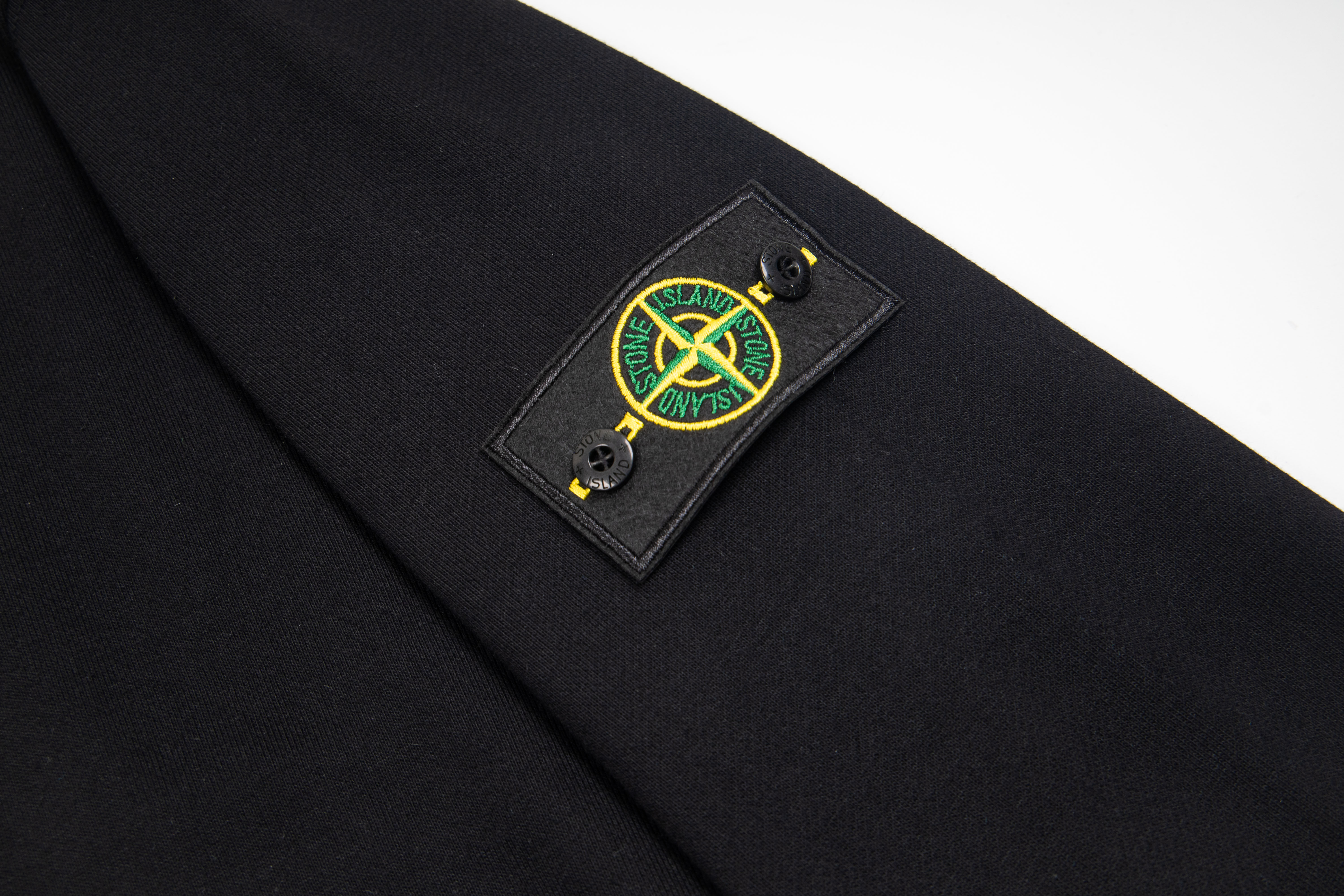 STONE ISLAND Garment Dyed Crew Sweatshirt（721563051-V0020）