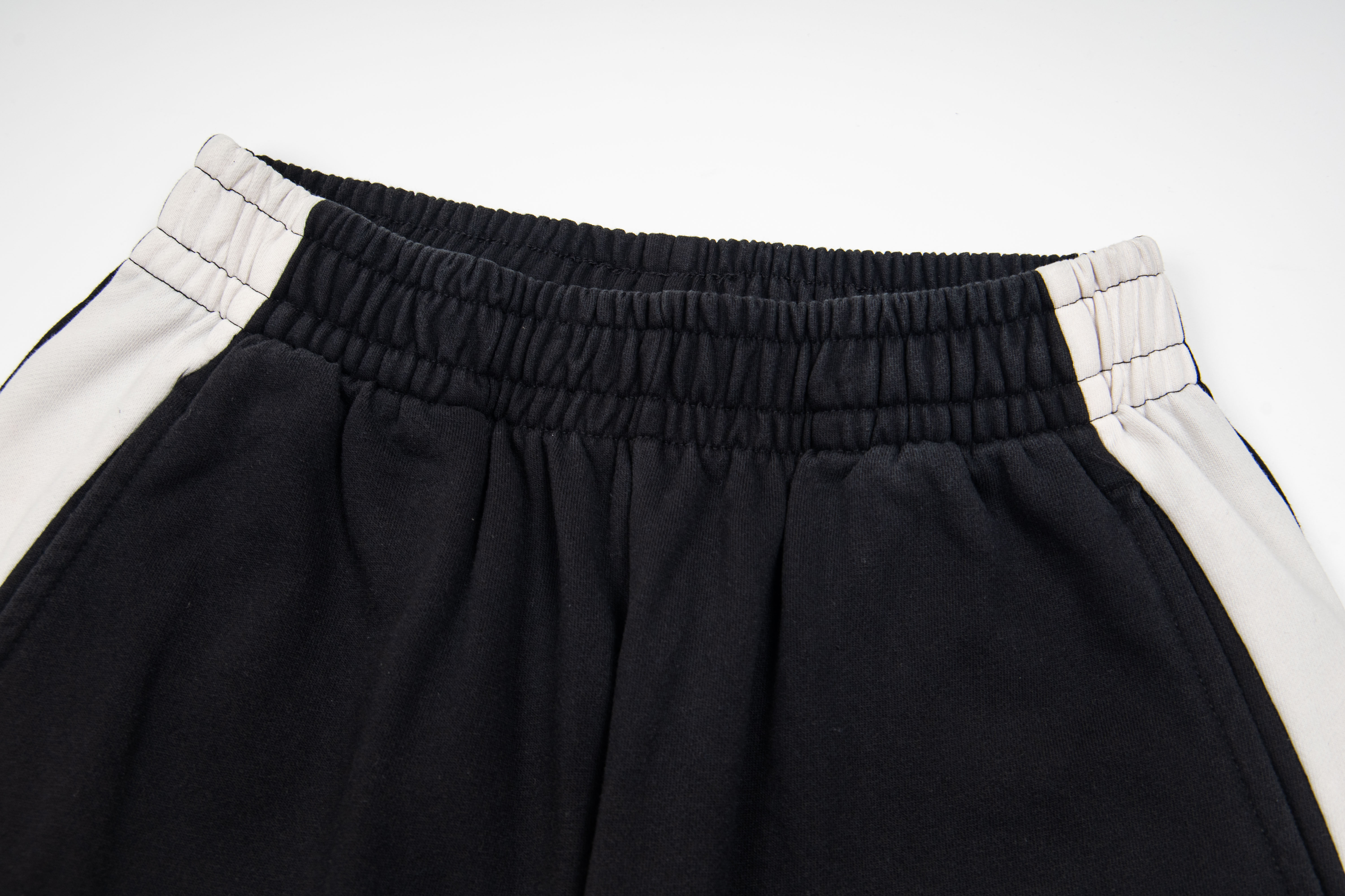 Balenciaga NBA collaboration oversized track pants in black/white（864873TTVV91070）