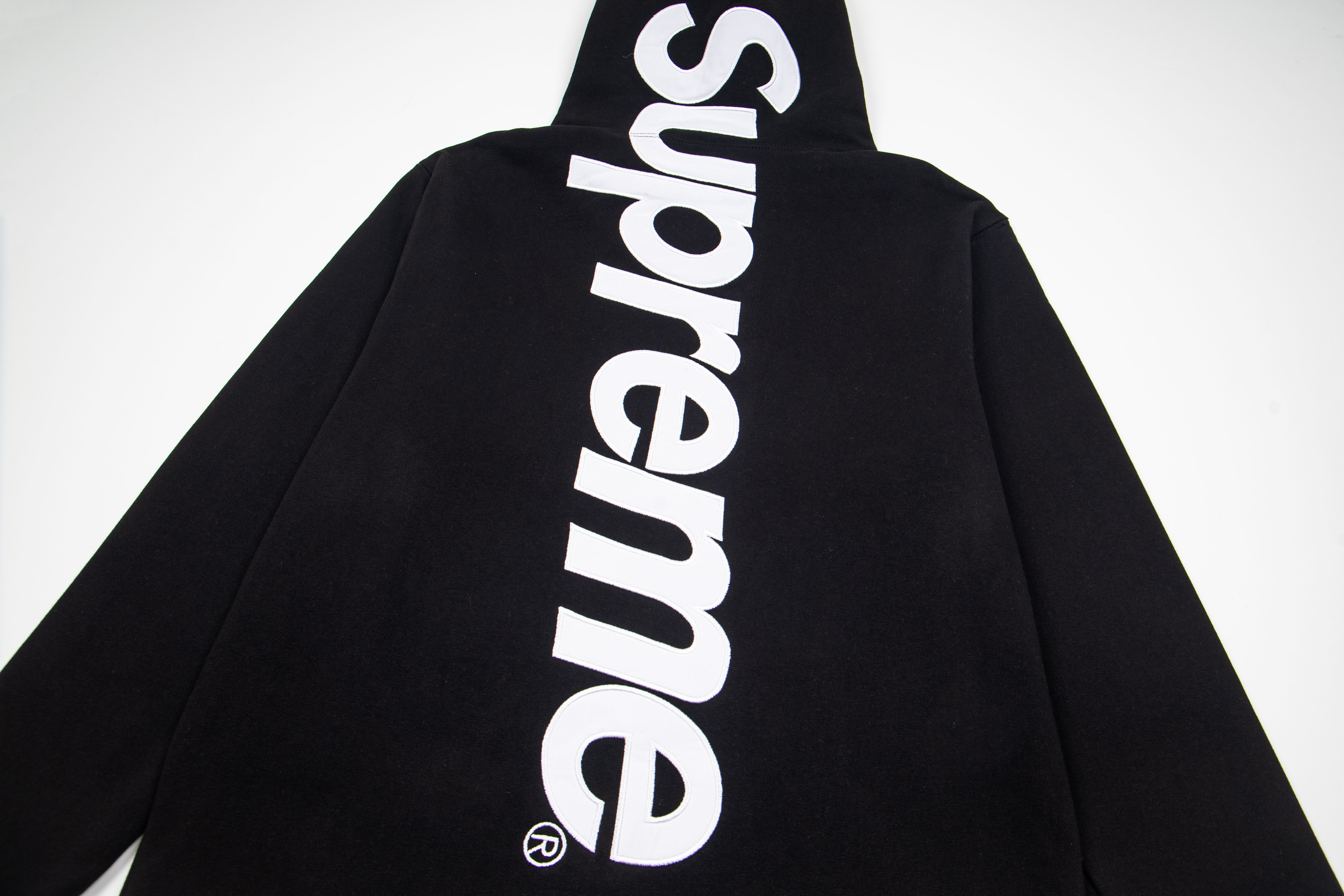 Supreme FW23 Week8 Satin Appliqu Hoodie（SUP-FW23-148）
