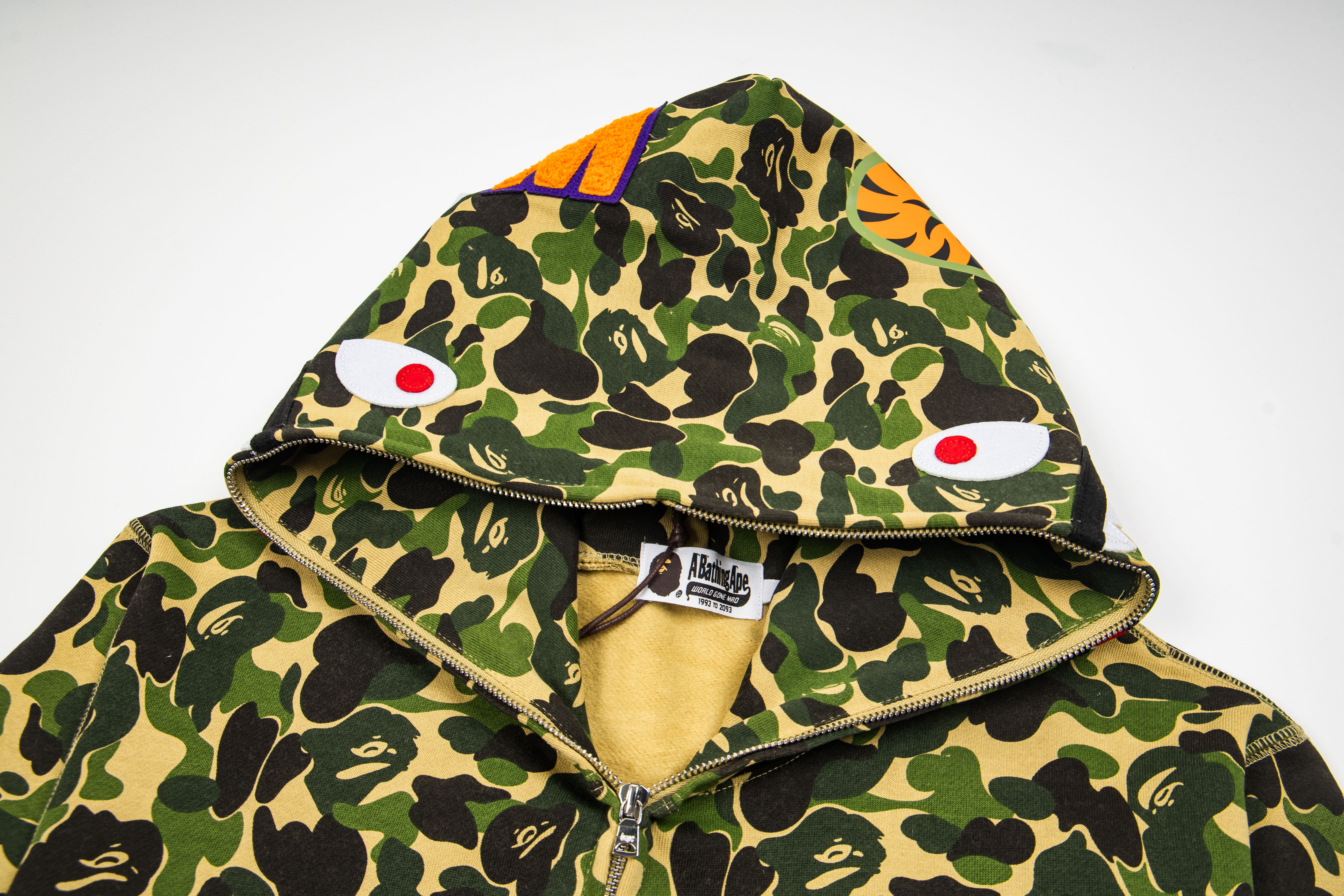 Bape Shark Hoodie（1E80-115-022）