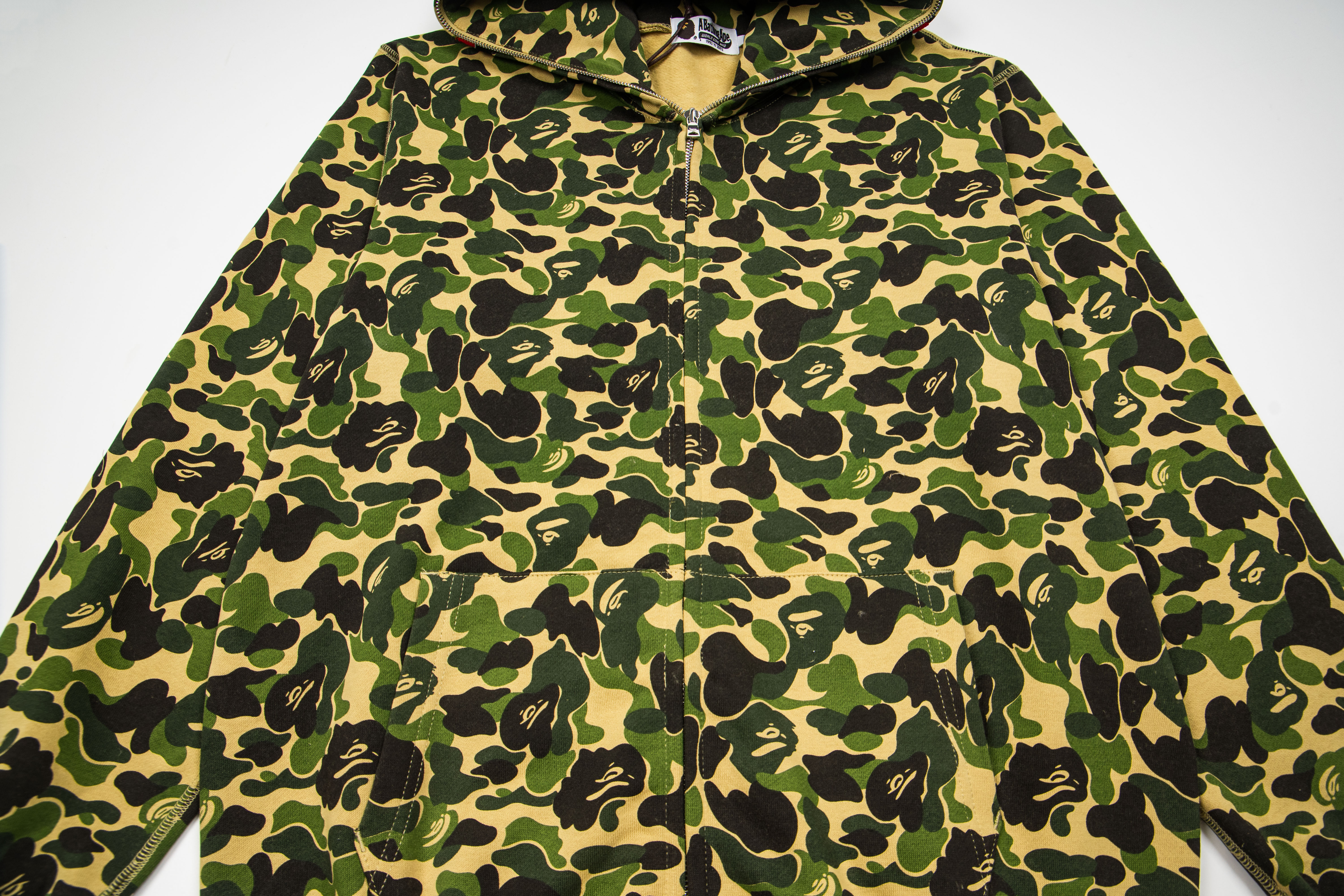 Bape Shark Hoodie（1E80-115-022）