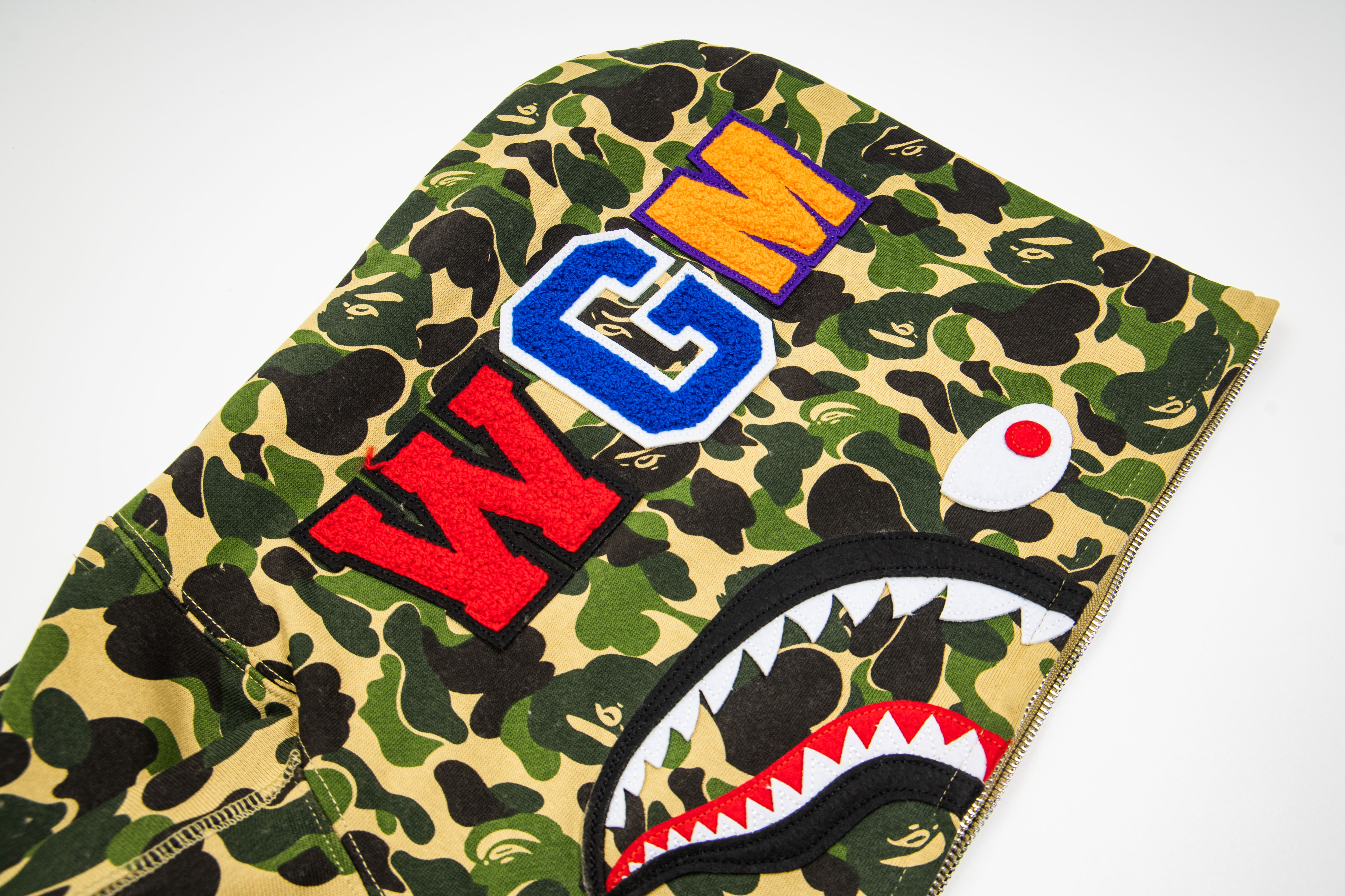Bape Shark Hoodie（1E80-115-022）