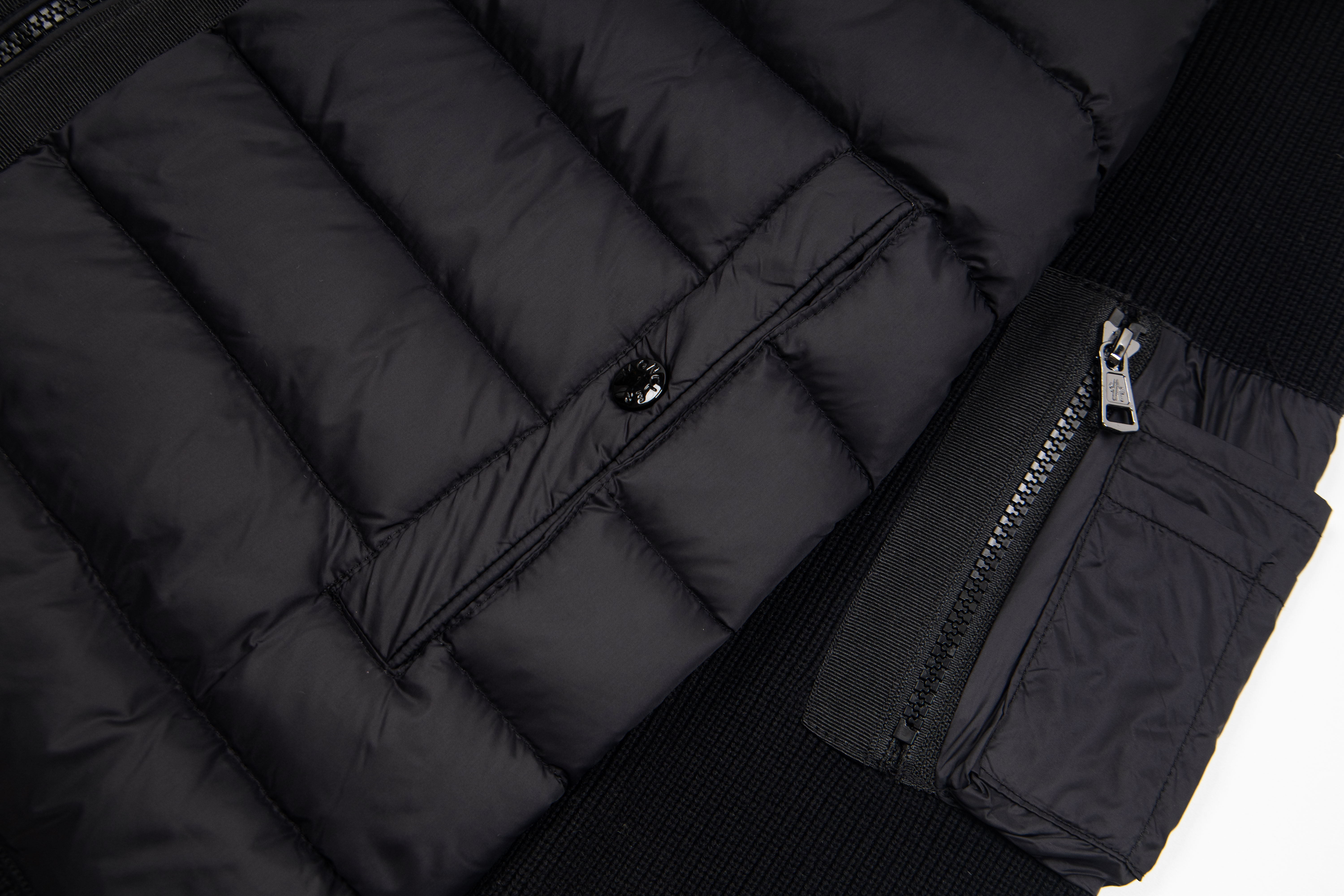 MONCLER Men's Logo Patch Knit Hooded Padding-NFCバージョン（G20919B50800A9340777）