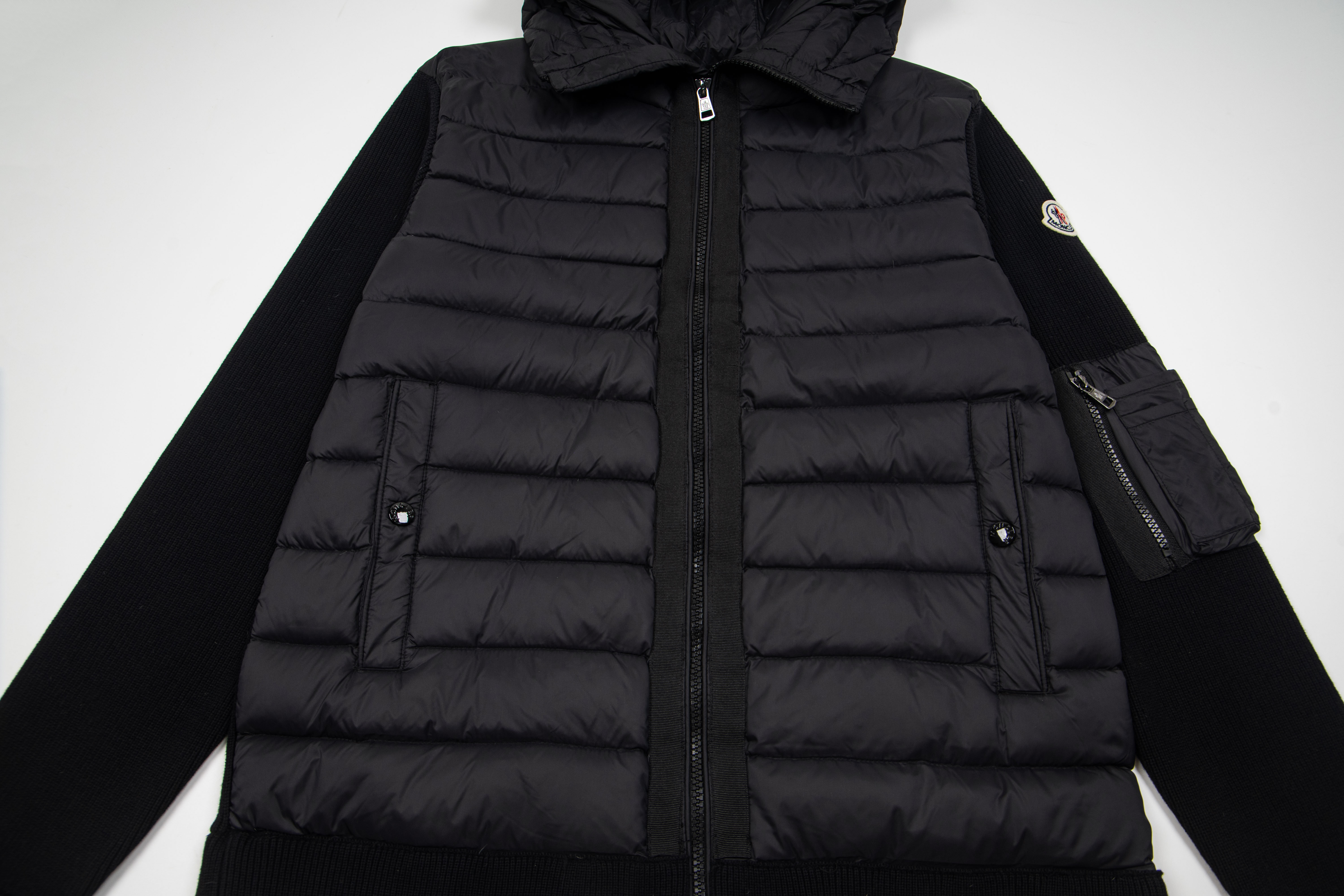 MONCLER Men's Logo Patch Knit Hooded Padding-NFCバージョン（G20919B50800A9340777）