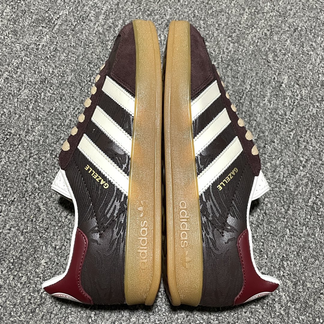 The Blue Trio × adidas Originals Gazelle Indoor "Bronze/White/Light Brown"（JP5671）