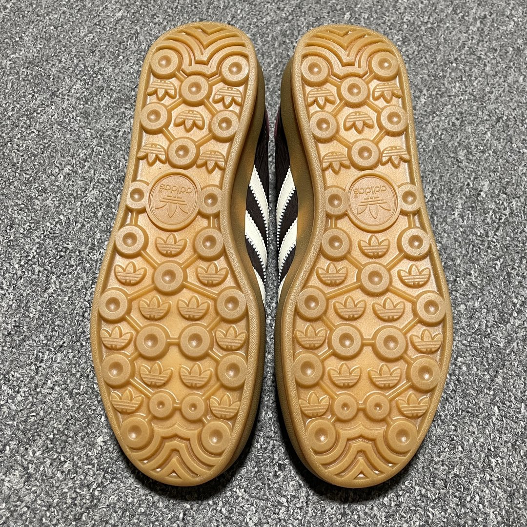 The Blue Trio × adidas Originals Gazelle Indoor "Bronze/White/Light Brown"（JP5671）