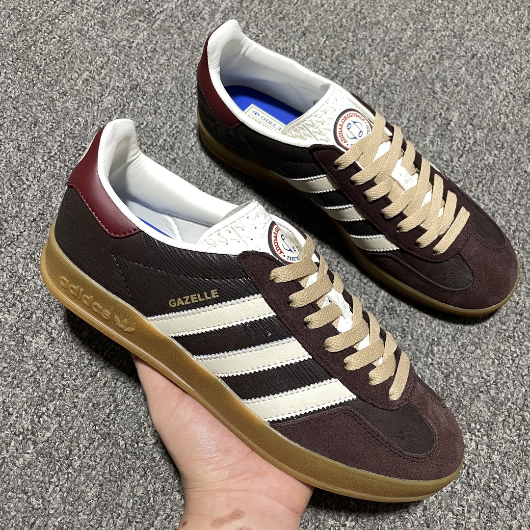 The Blue Trio × adidas Originals Gazelle Indoor "Bronze/White/Light Brown"（JP5671）