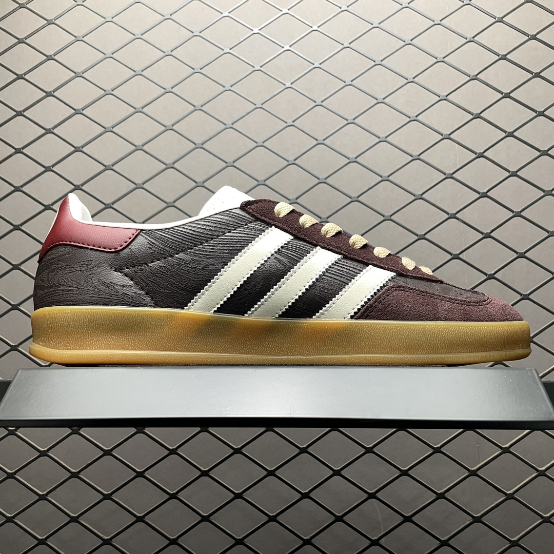 The Blue Trio × adidas Originals Gazelle Indoor "Bronze/White/Light Brown"（JP5671）