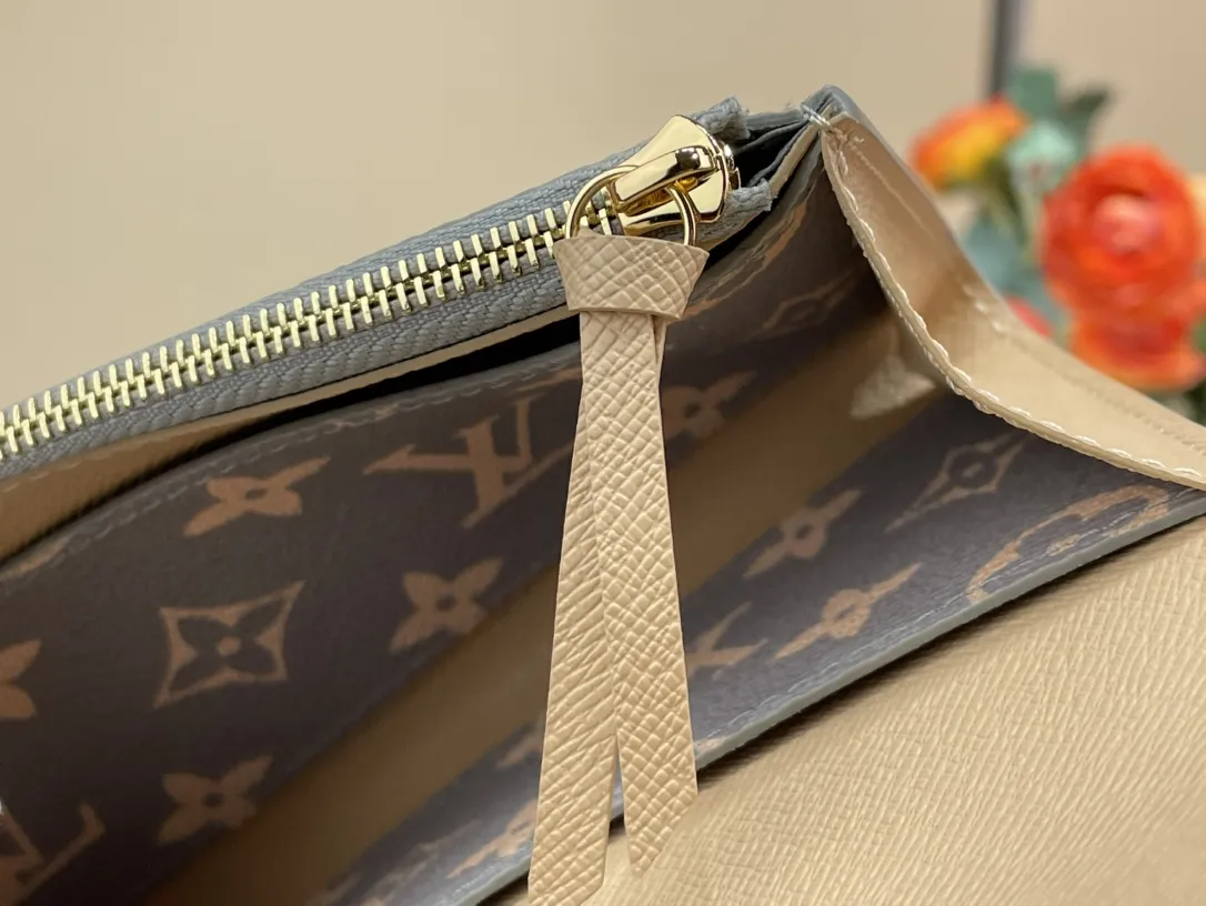 Louis Vuitton Portofeuil Emily（M82157）