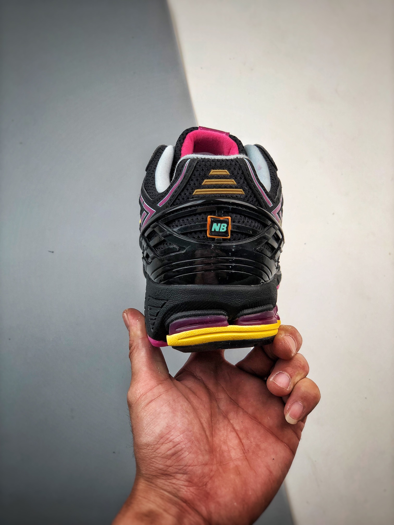 New Balance 1906R "Neon Nights"(M1906RCP）