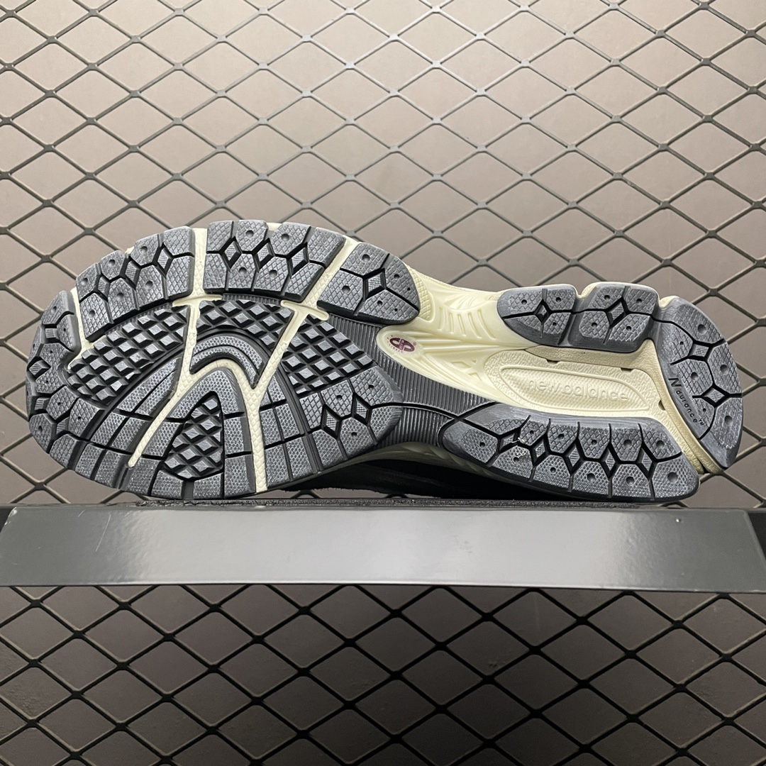 New Balance 2002R Protection Pack "Rain Cloud"(M2002RDA）