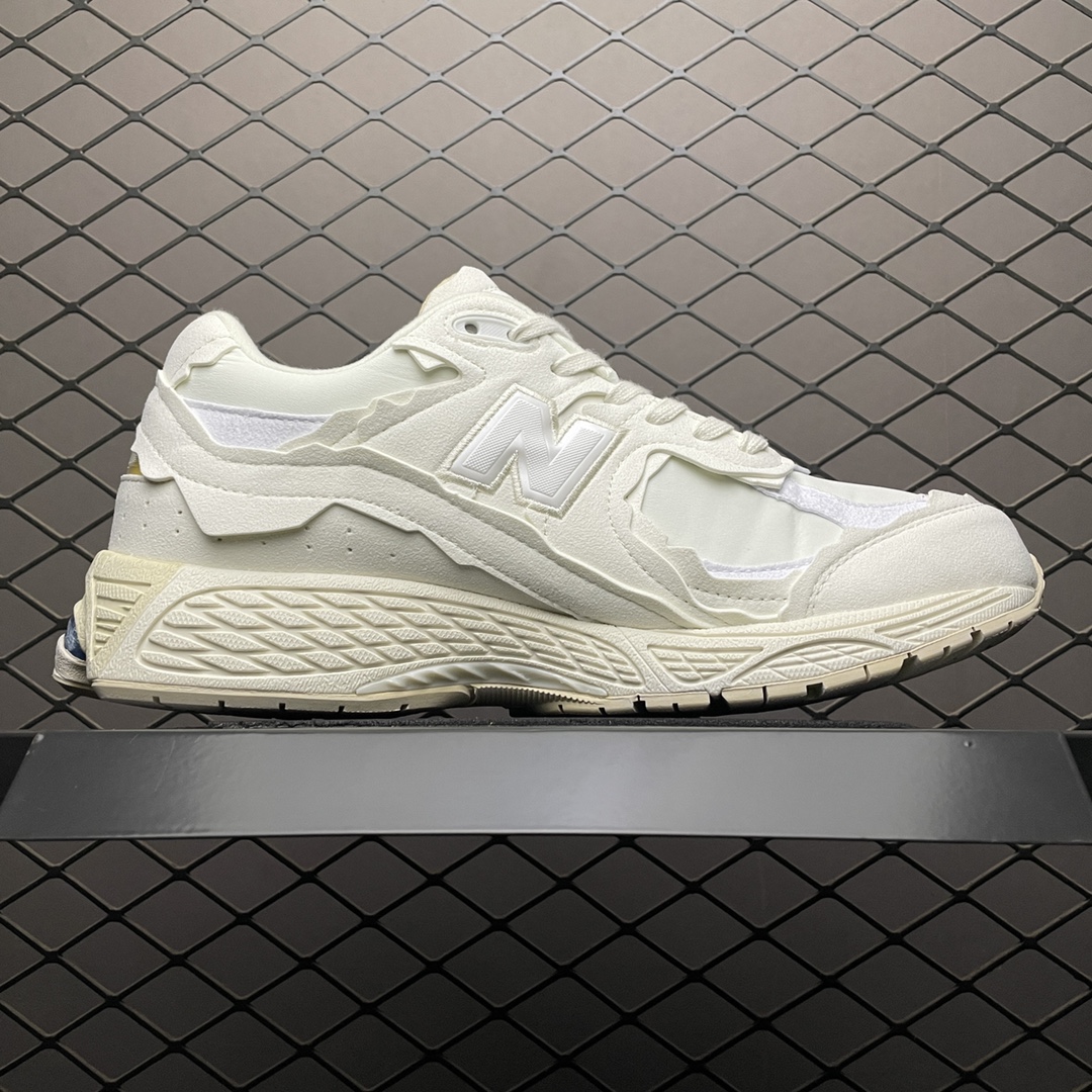 New Balance 2002R "Sea Salt"(M2002RDC）