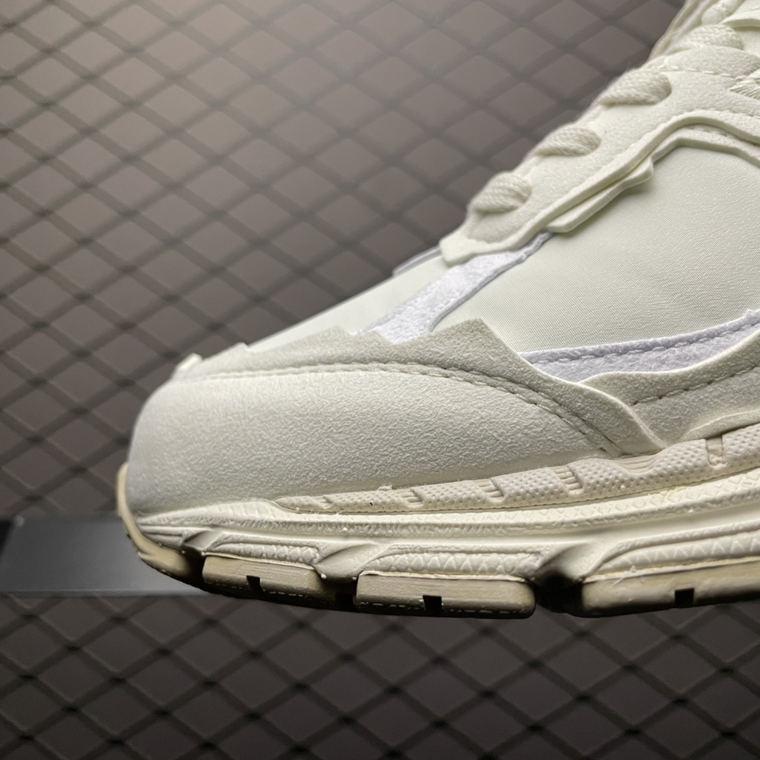 New Balance 2002R "Sea Salt"(M2002RDC）