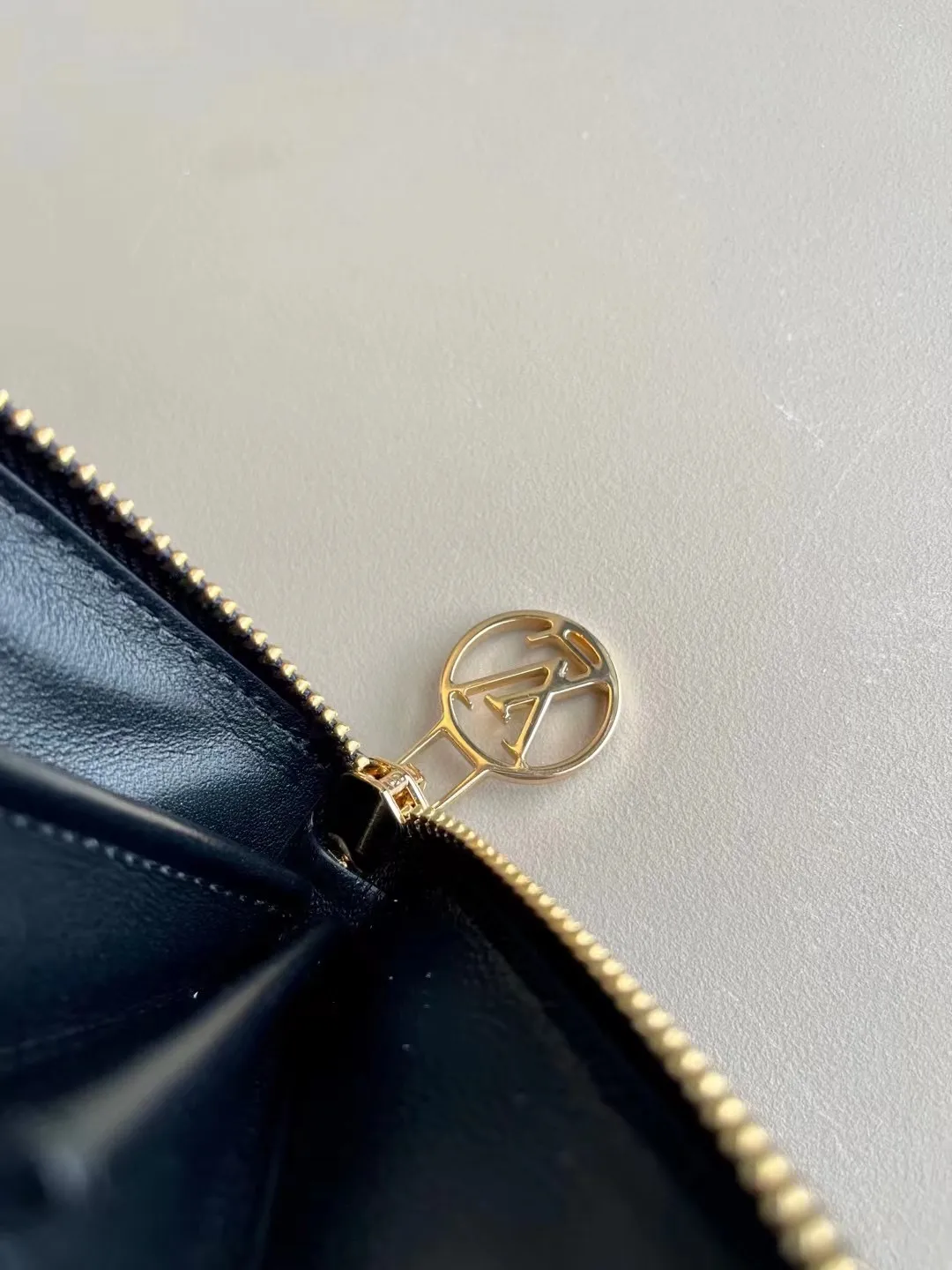Louis Vuitton Zippy Wallet （M82444）