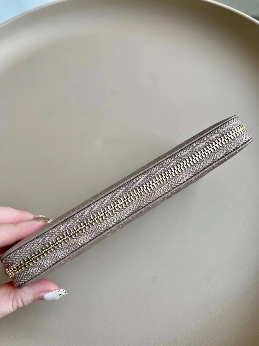 Louis Vuitton Zippy Wallet （M82444）