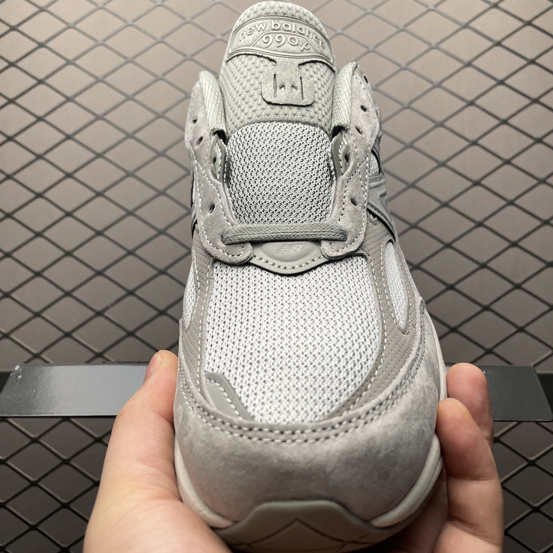 WTAPS × New Balance 990V6 WTAPS × New Balance 990V6