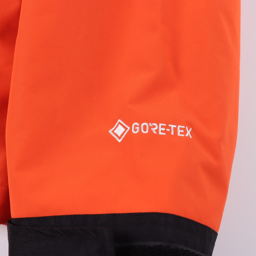 The North Face waterproof jacket（NF0A3JPA-V0W）