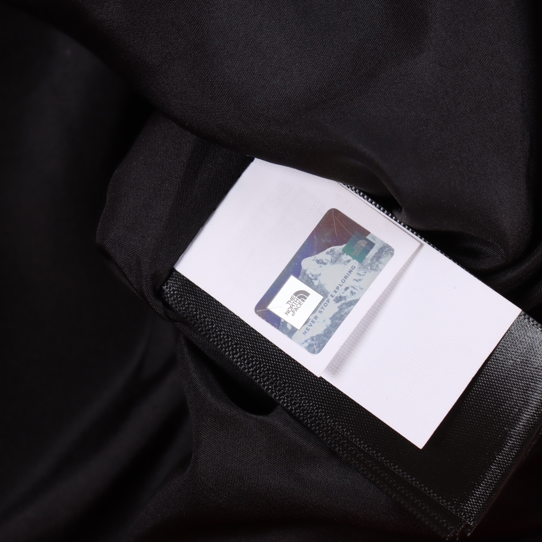 The North Face waterproof jacket（NF0A3JPA-V0W）