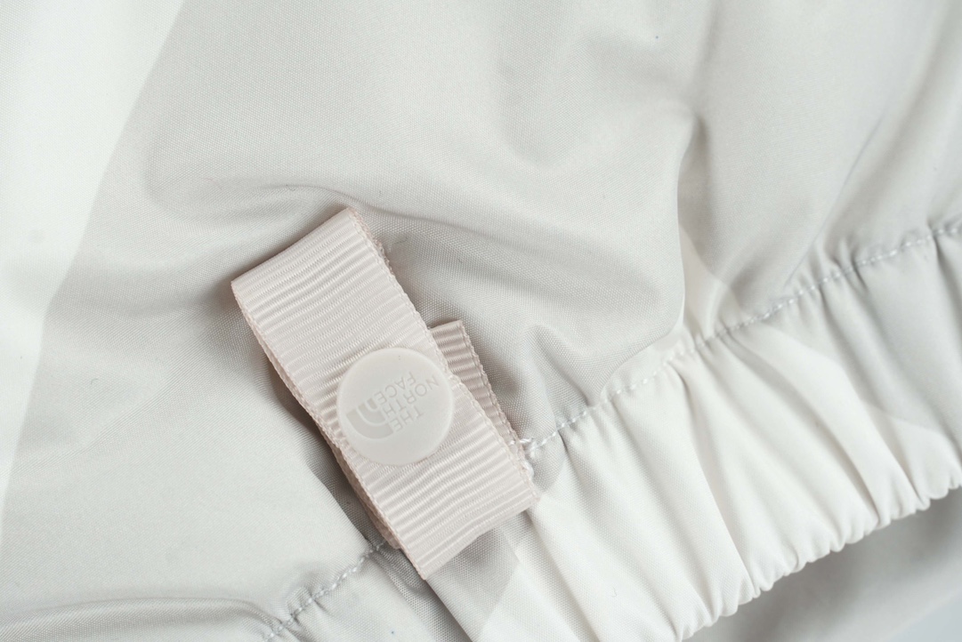 [Copy]THE NORTH FACE x XX Kaws joint model FW22 1996 Nuptse Jacket down jacket（NF0A7WLU-944）