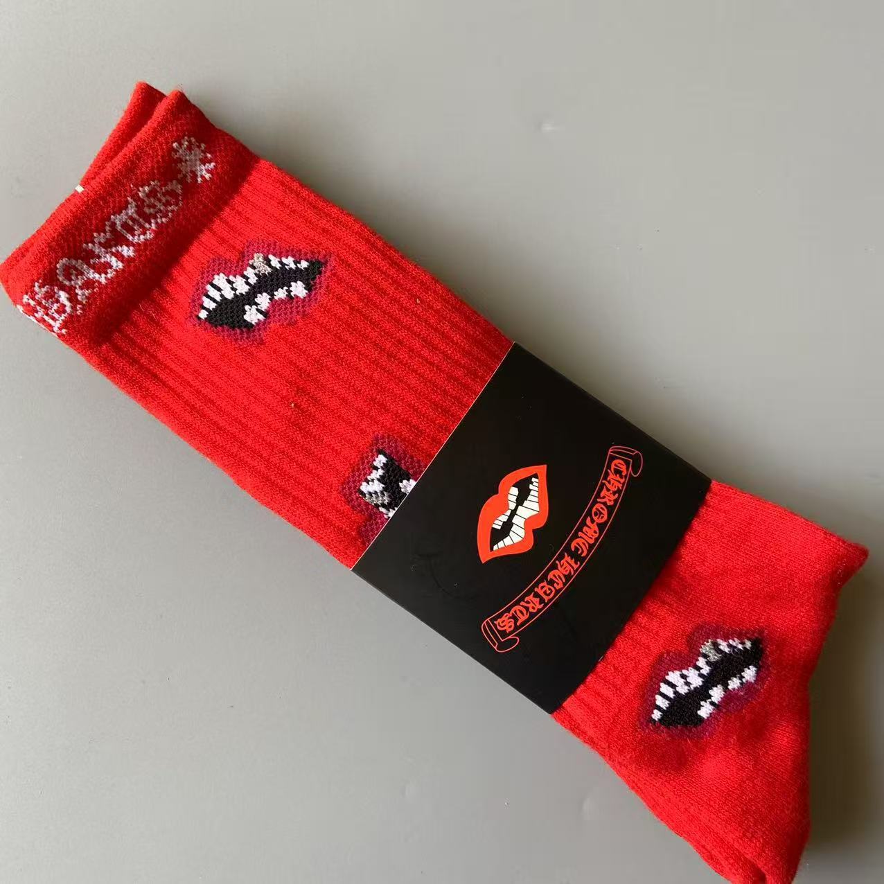 Chrome Heartsのソックス-赤い唇