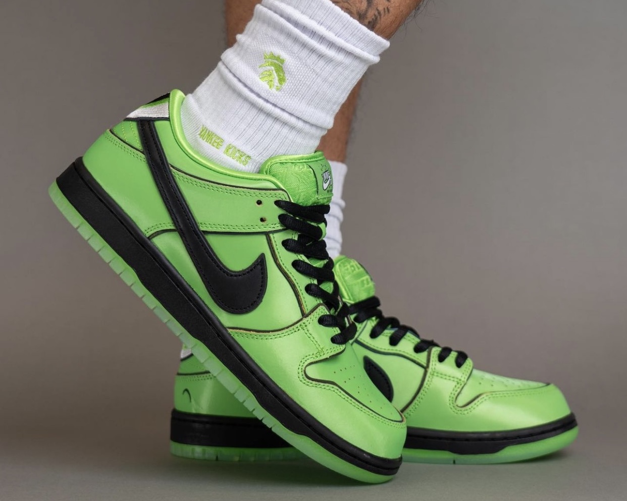 The Powerpuff Girls x Nike SB Dunk Low Buttercup FZ8319-300