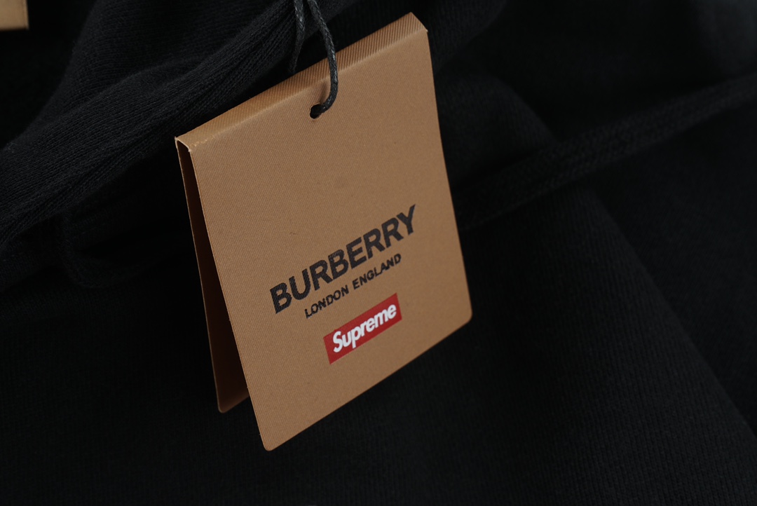 Supreme / Burberry Box Logo Hooded Sweatshirt "Black"（SUP-SS22-126）
