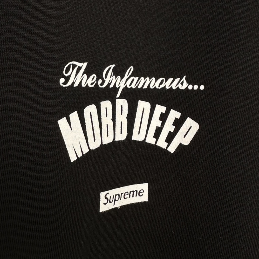 Supreme Mobb Deep Dragon Tee "Black"（SUP-SS23-284）