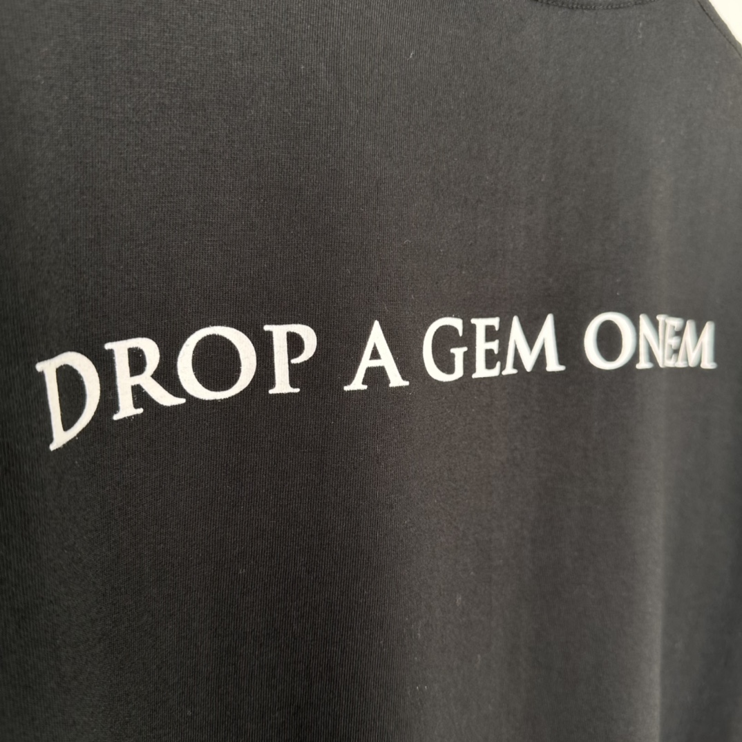 Supreme Mobb Deep Dragon Tee "Black"（SUP-SS23-284）