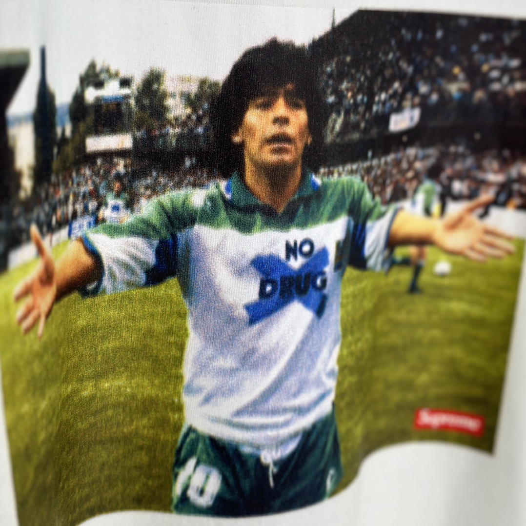 Supreme Maradona Tee "White"（SUP-SS24-013）