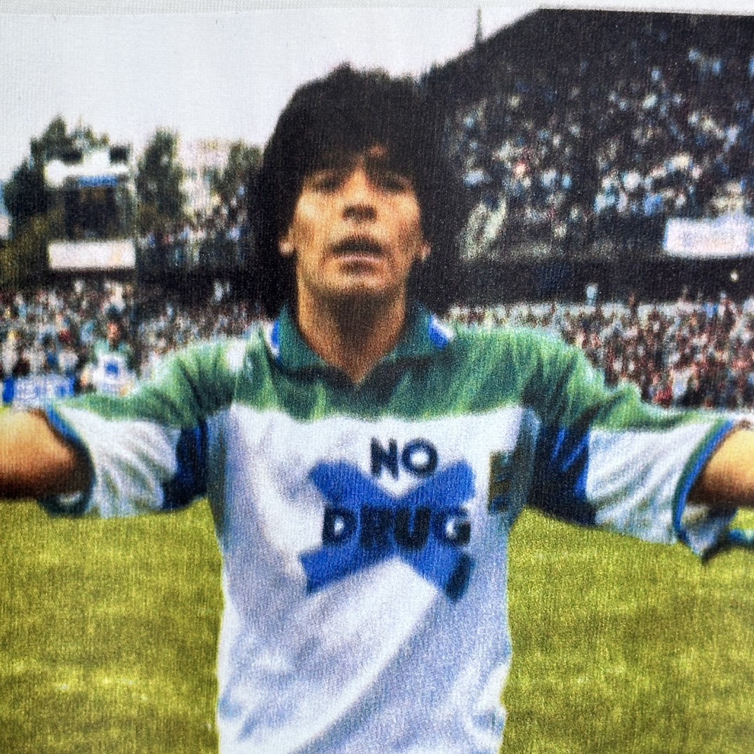 Supreme Maradona Tee "White"（SUP-SS24-013）