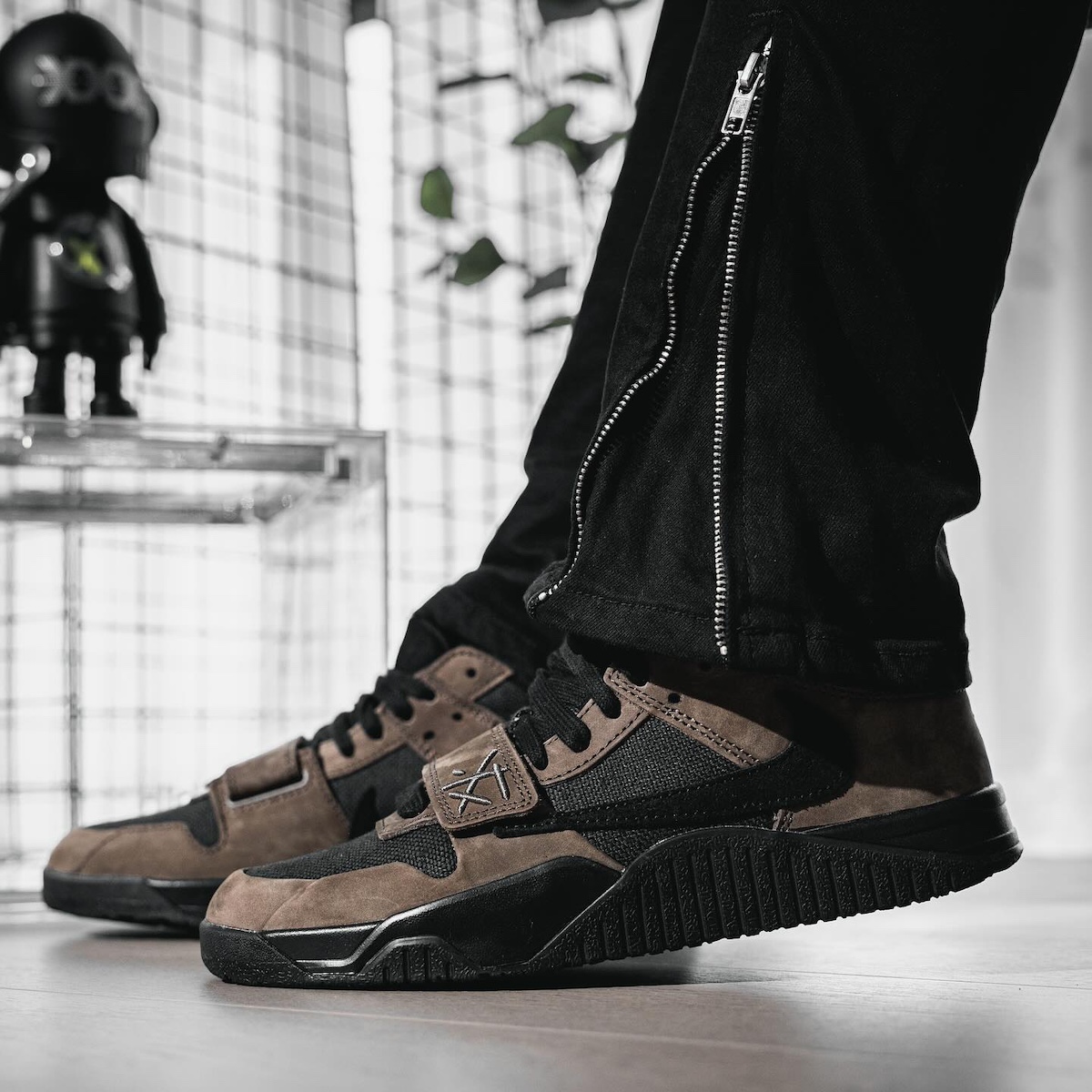 Travis Scott x Jordan Jumpman Jack Dark Mocha FZ8117-201
