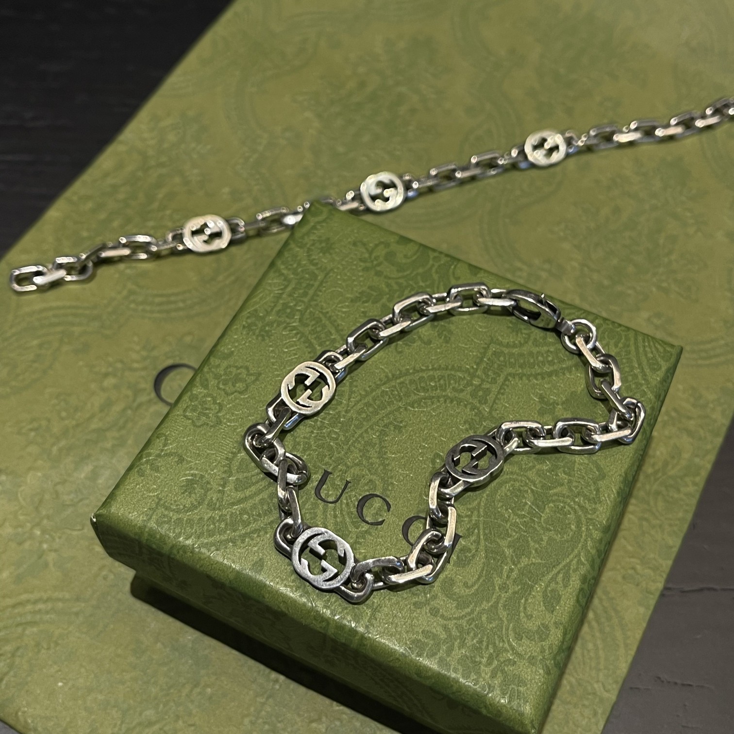 GUCCIインターロッキングG シルバー ブレスレット（YBA620798001）