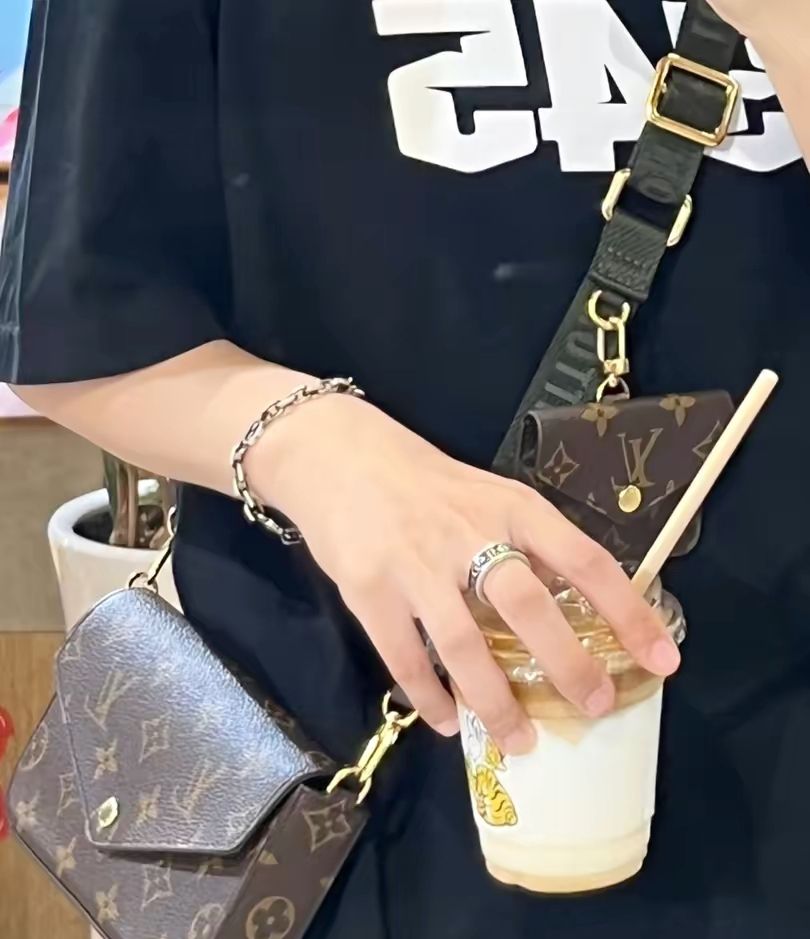 GUCCIインターロッキングG シルバー ブレスレット（YBA620798001）