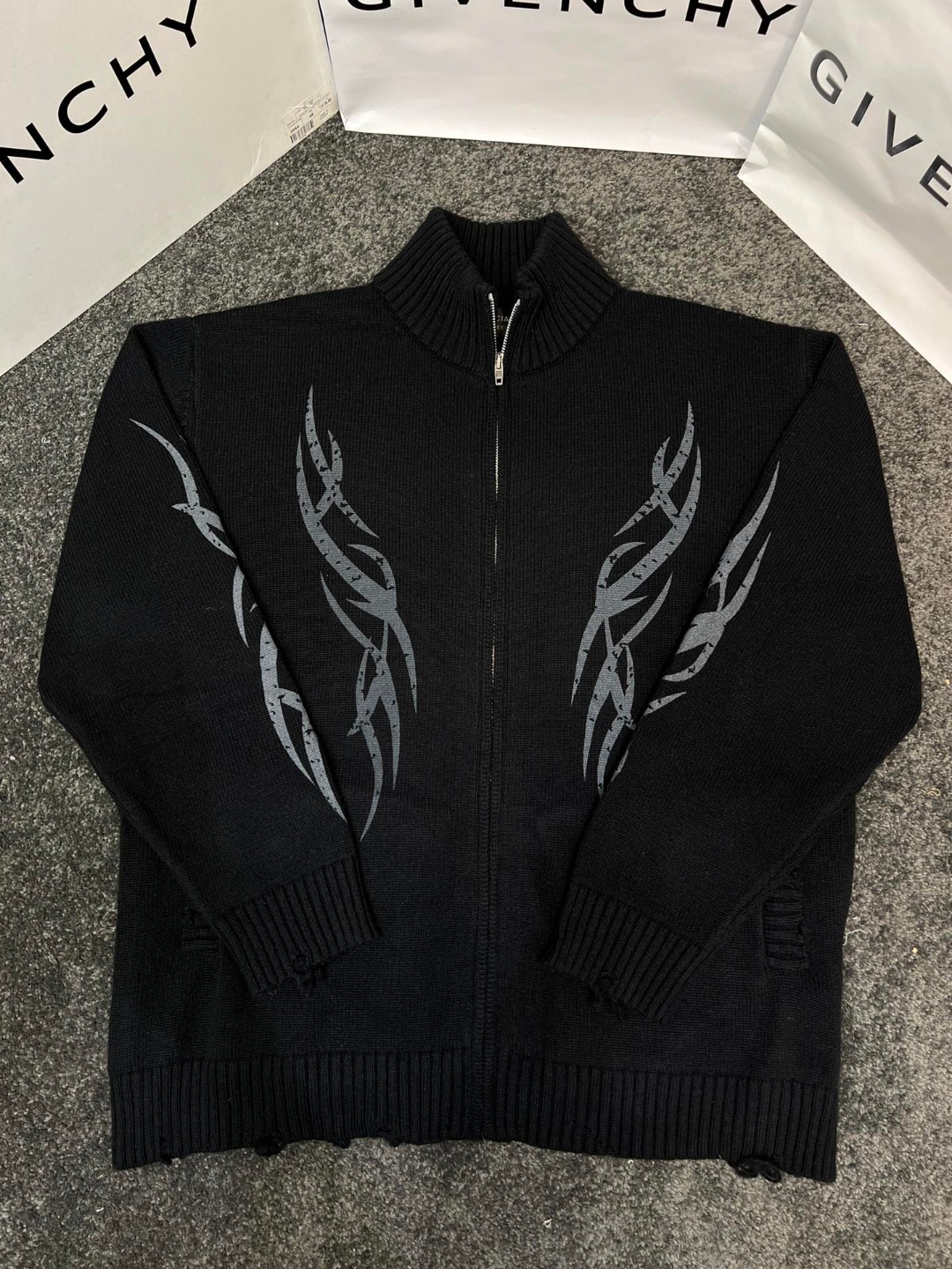 BALENCIAGA  Men's Y2k Zip-up Cardigan in Black (808489T33361000）