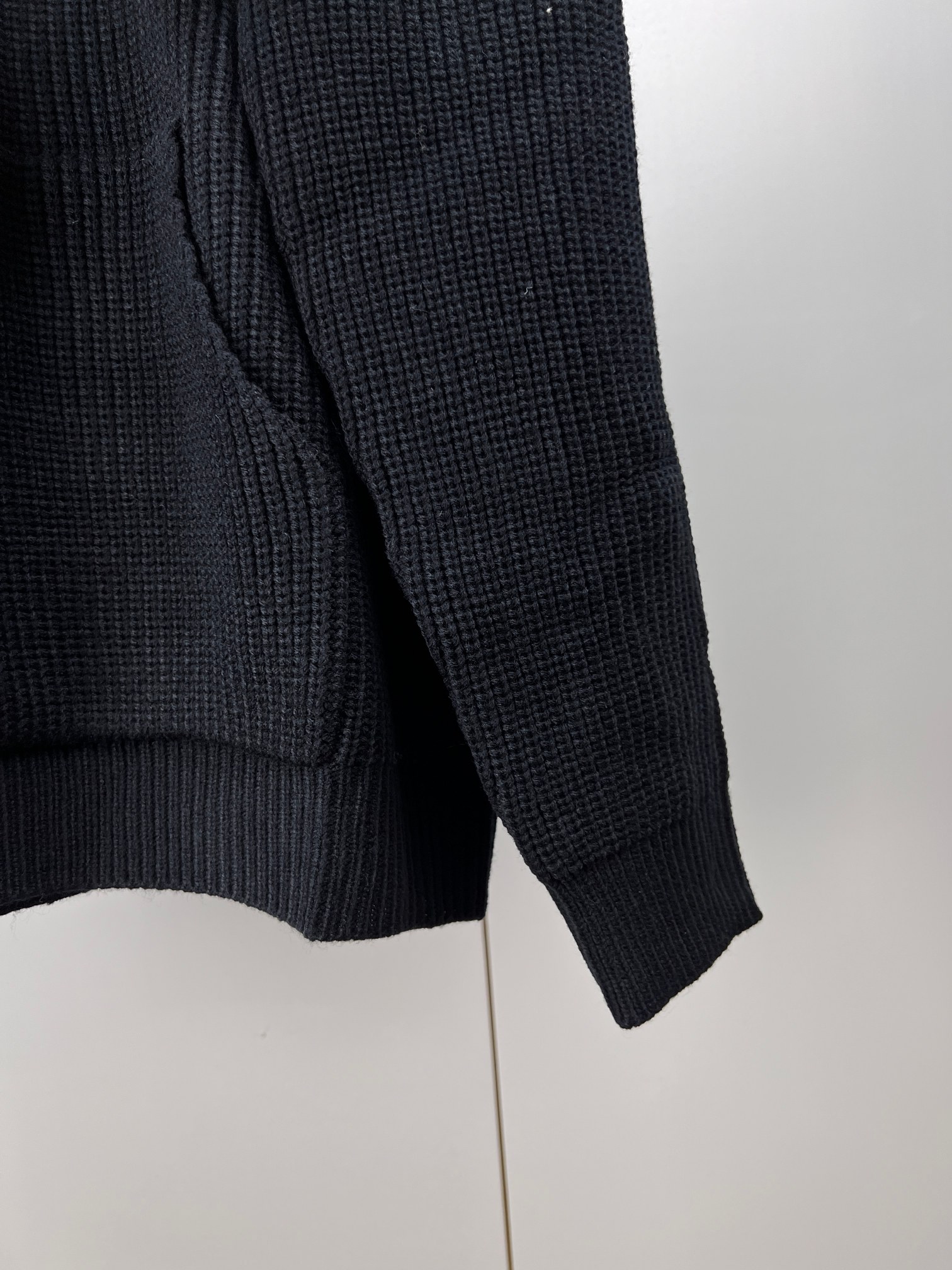 CELINE Hooded Sweater in Ribbed Wool (2AX0A311Y-38NO）