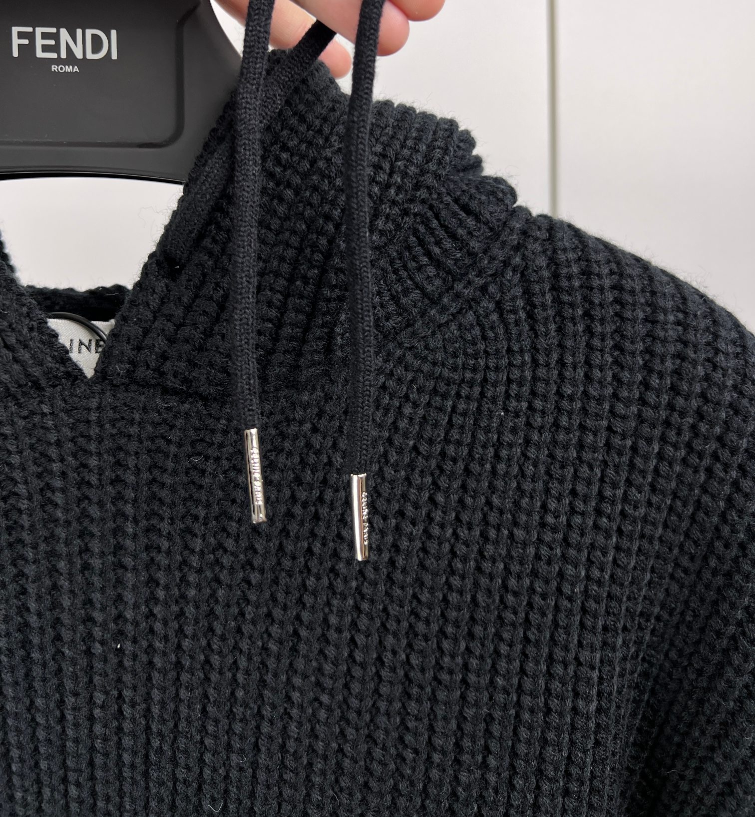 CELINE FW22 hooded pullover (2A85W423P-07MR）