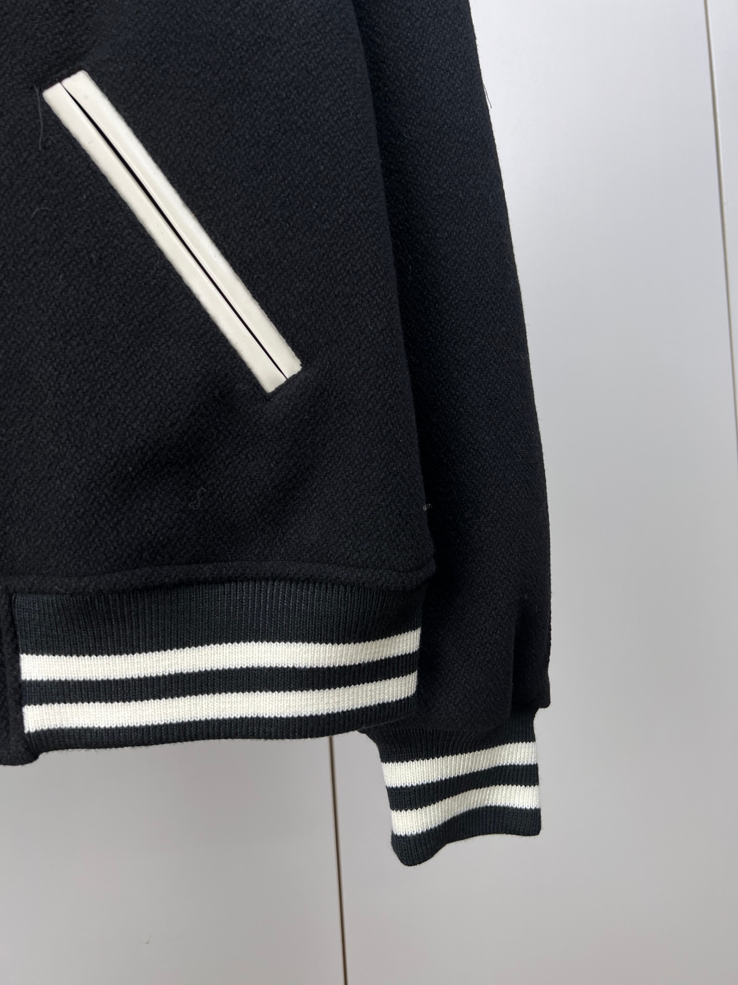 CELINE classic teddy jacket in textured woolテクスチ (2V39V896C-38NO）