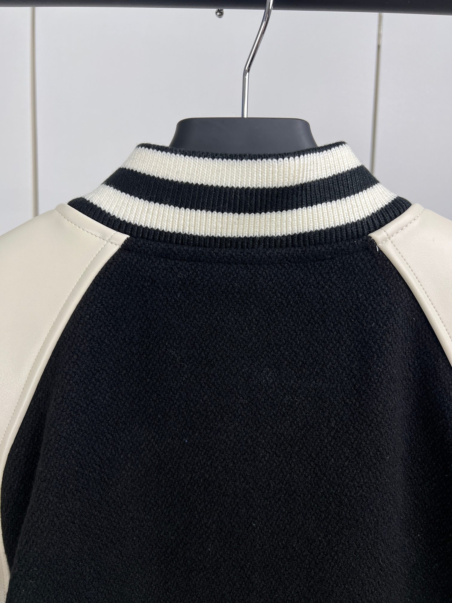 CELINE classic teddy jacket in textured woolテクスチ (2V39V896C-38NO）