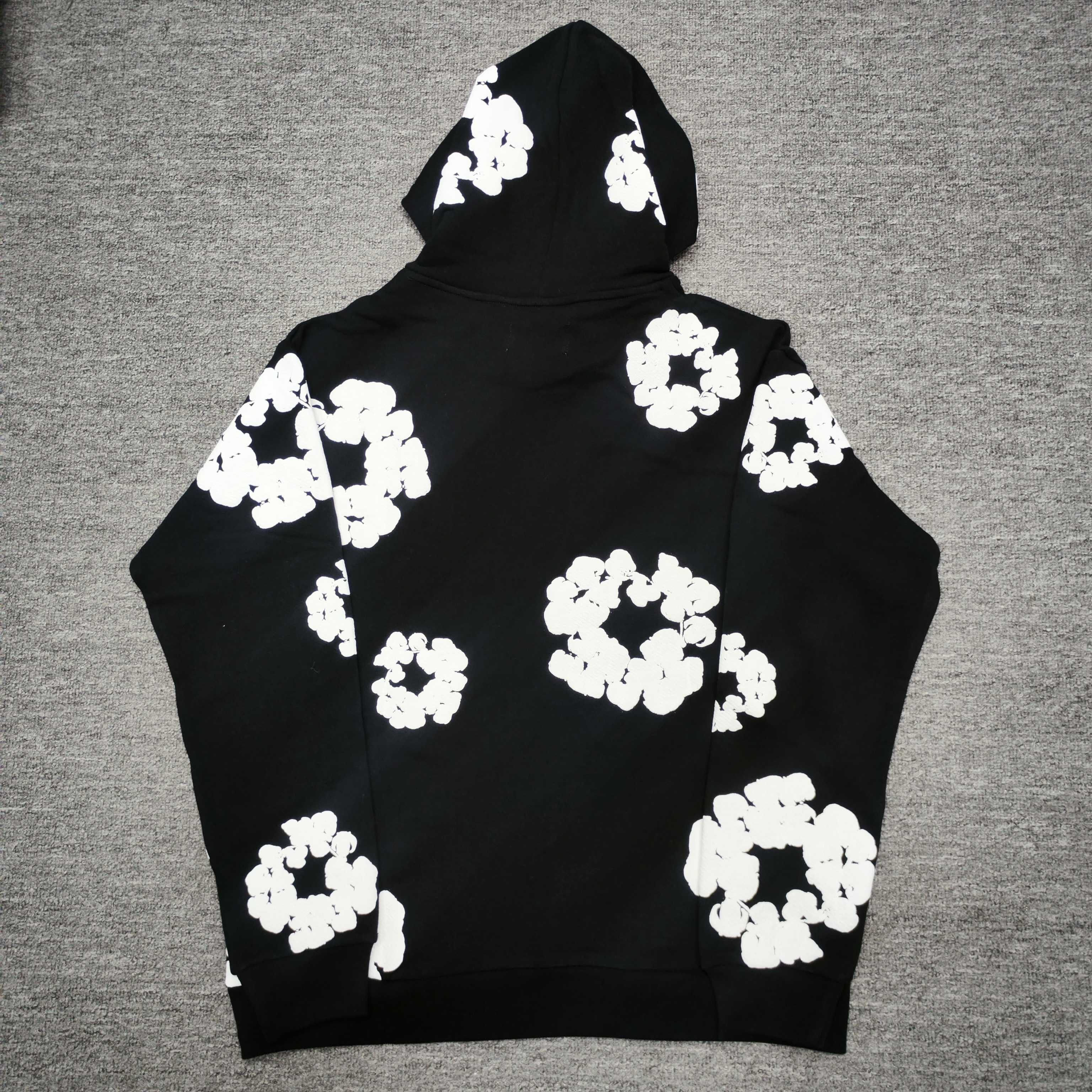 DENIM TEARS The Cotton Wreath Sweatshirt "Black"(301-070-30-GREY）