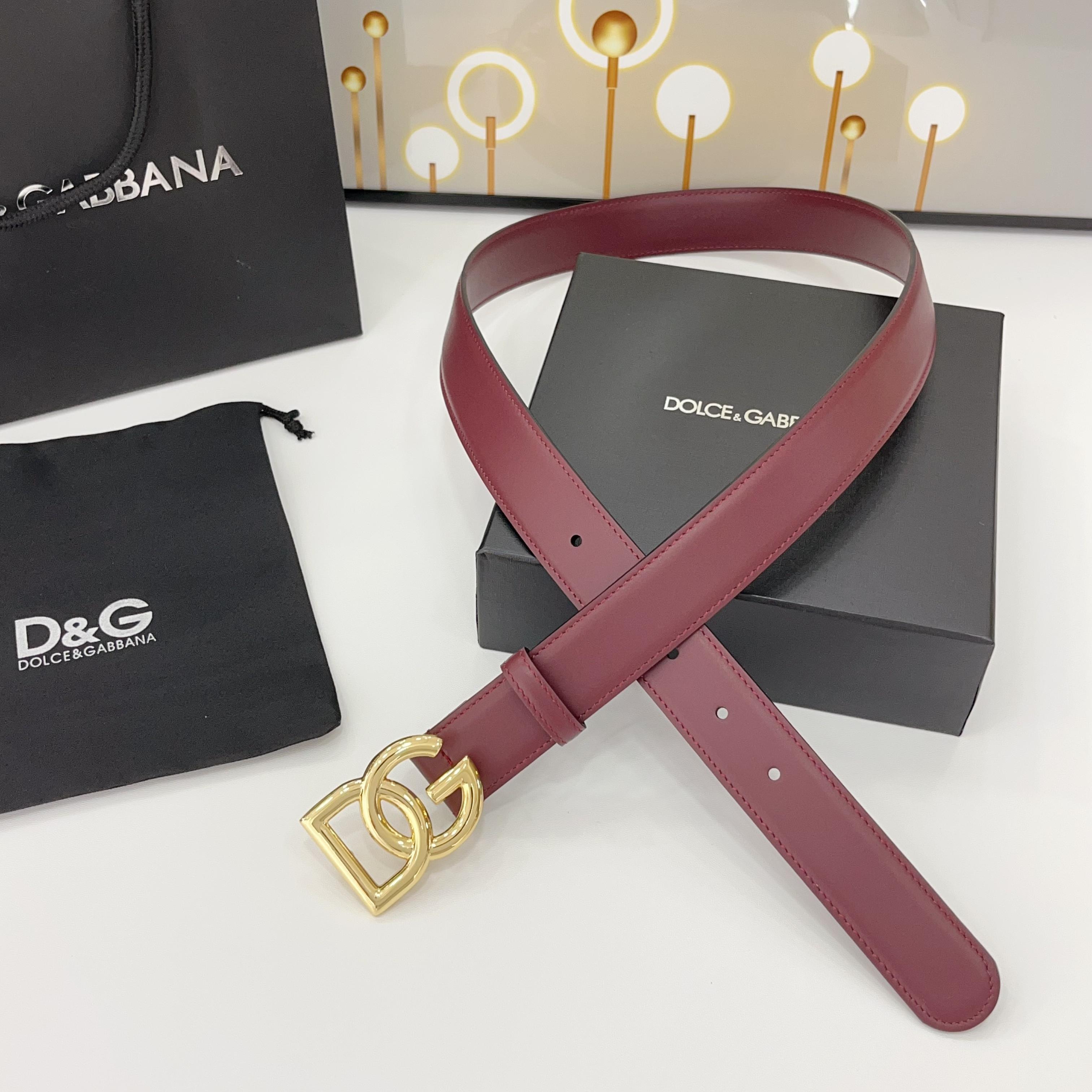 Dolce & Gabbana Calfskin belt with DG logo （EE0068A106580999）
